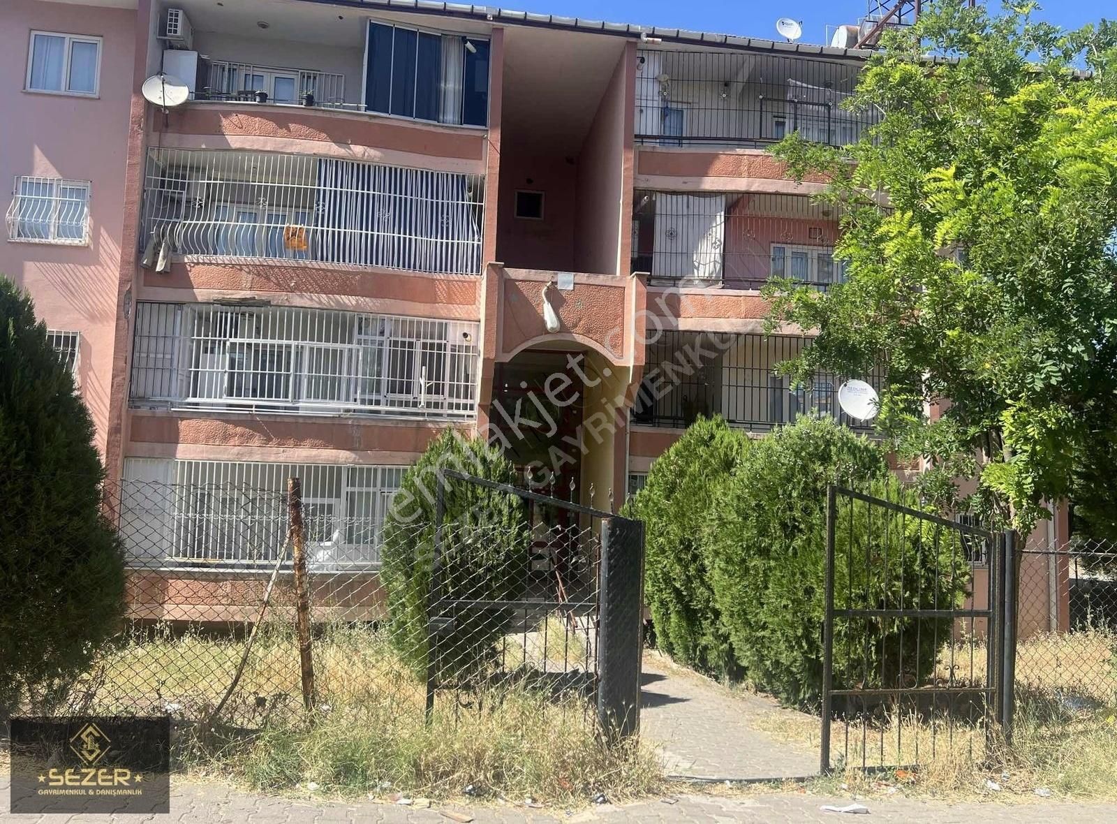 S E Z E R Gayrimenkul'den Satılık 3+1 Daire (kuyubaşı Toki)