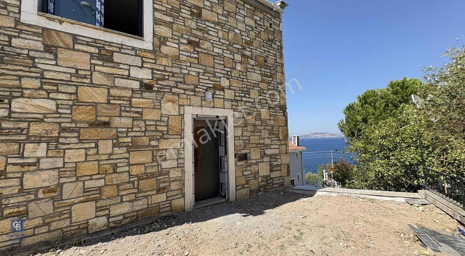 Yenifoça Deniz Manzaralı 3+2 Satılık Triplex Villa