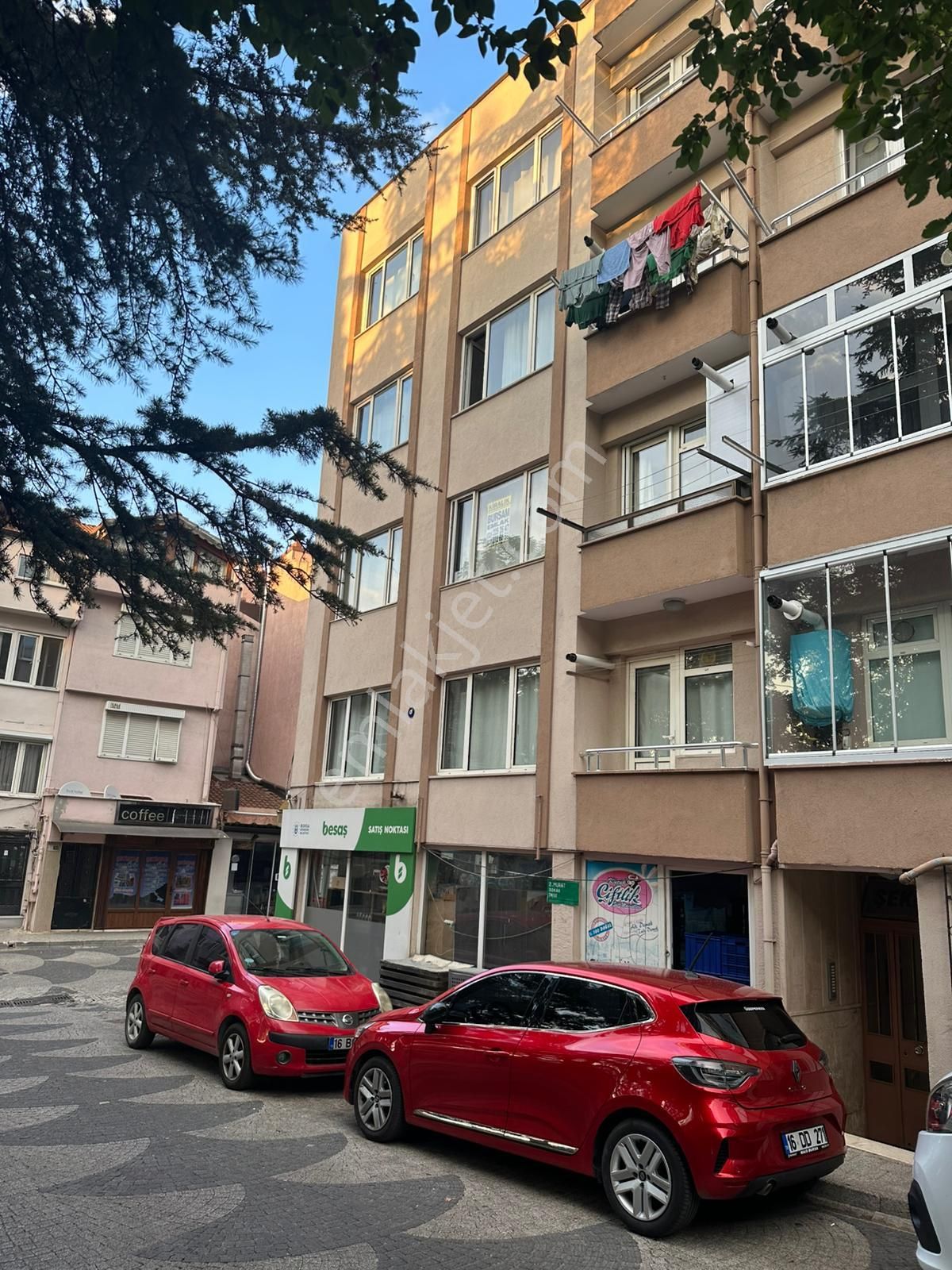 Muradiyede Eşyalı Kombili Kiralık Daire