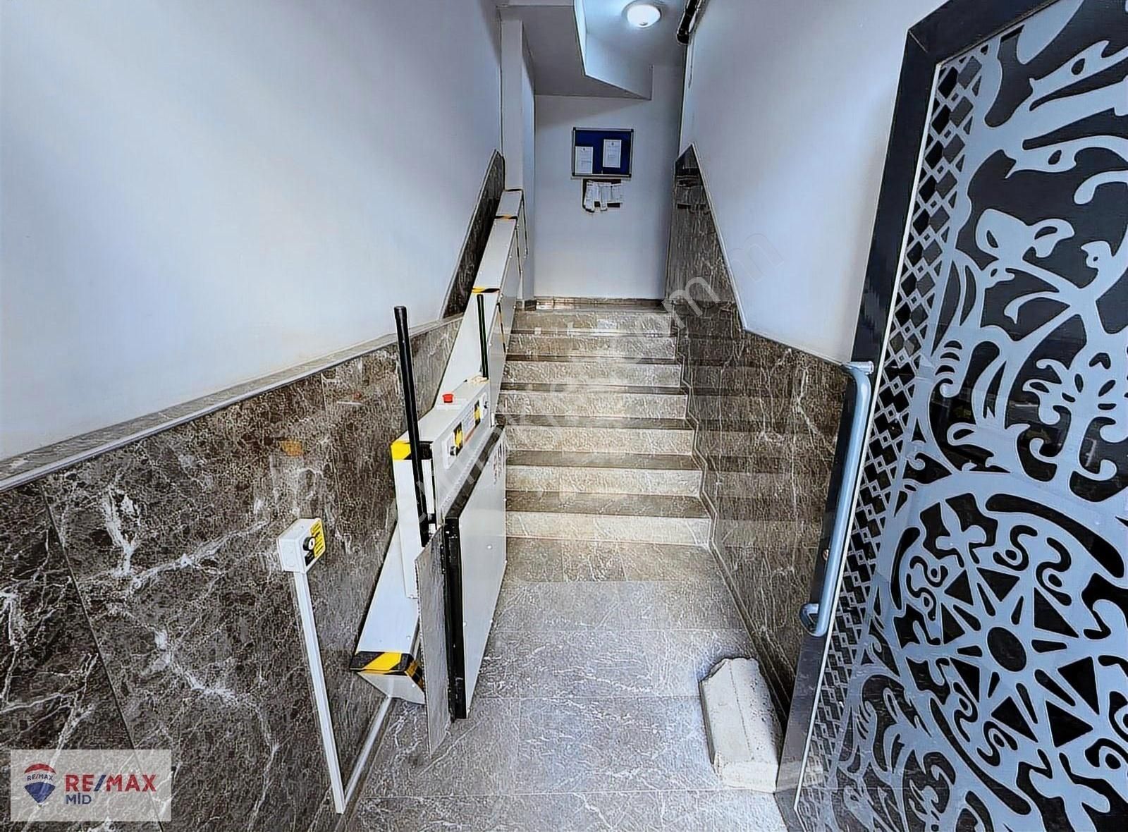 Re/max Mıd' Den Hılton Otel Arkası Kıralık 1+1 Daıre