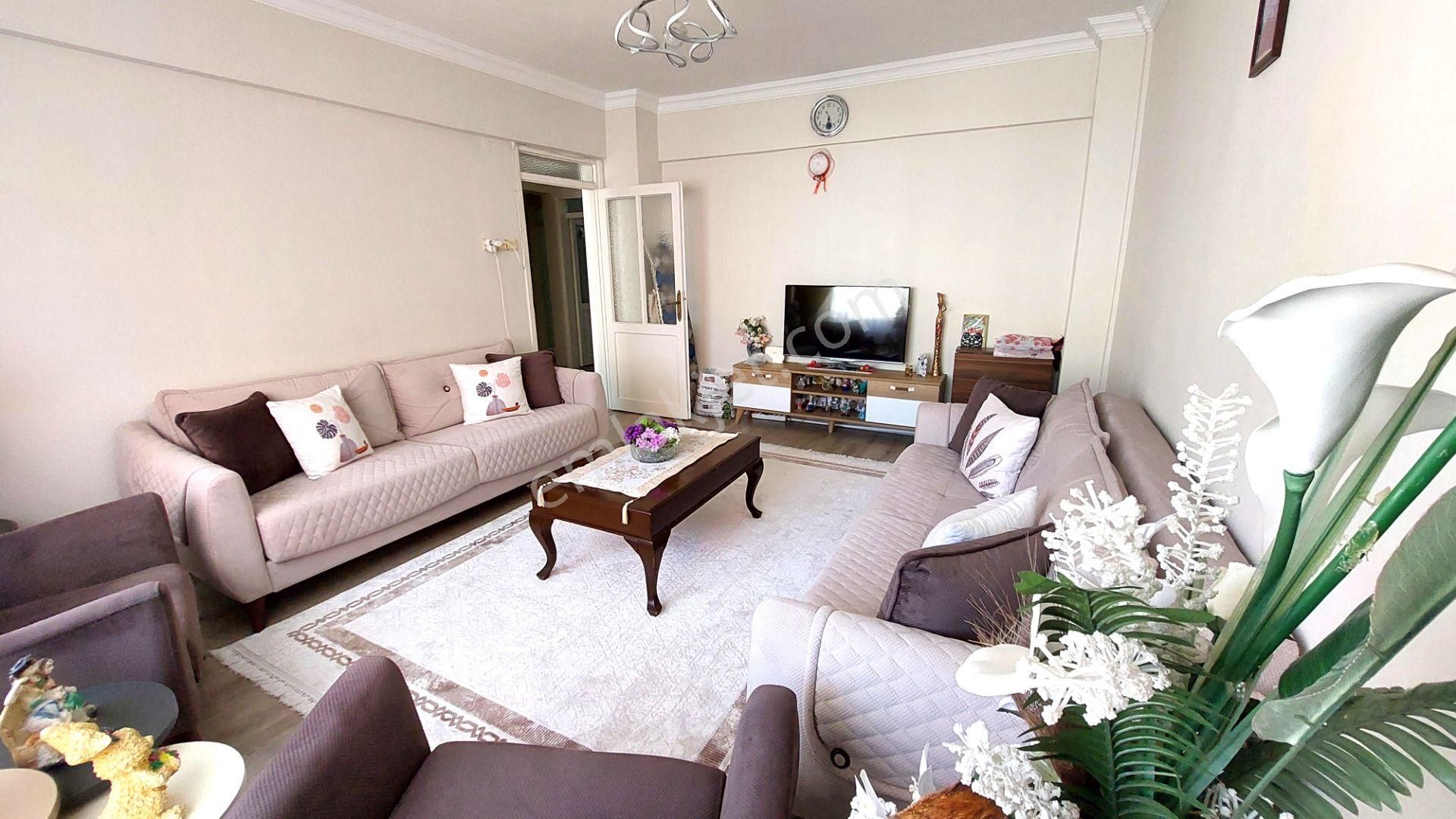 Kuşadası'nda Yatırıma Uygun 3+1 Satılık Arakat Kupon Daire