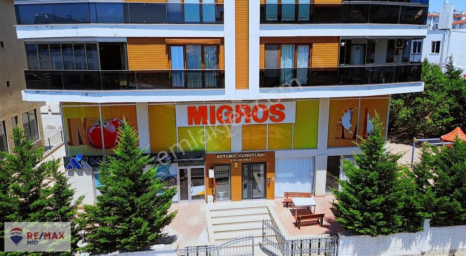 Remax Mid'den 1772 M2 Satılık Özel Okullar Bölgesinde Dükkan