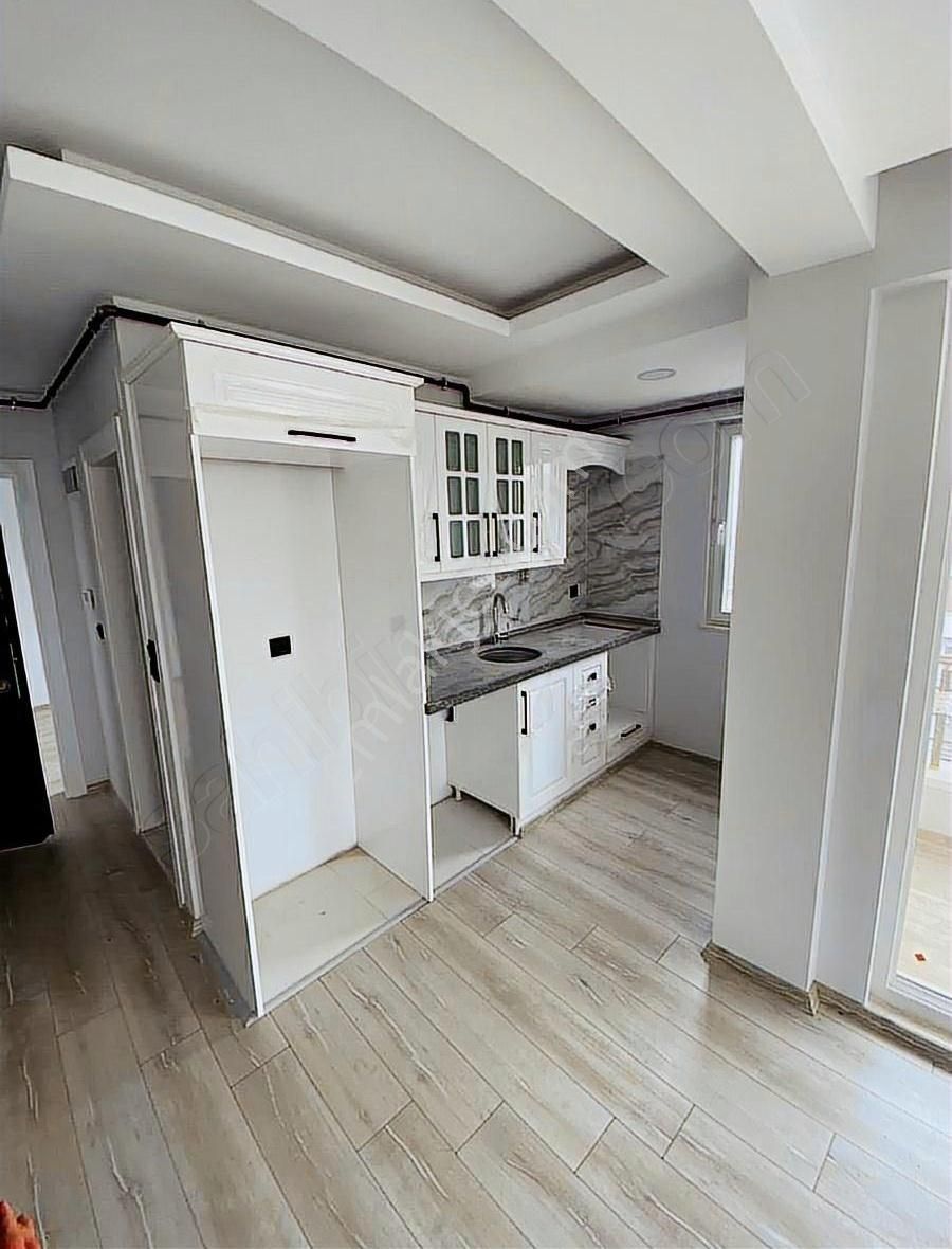 Körfezde Satılık Kiracılı Deniz Manzaralı Geniş 1+1 Daire... - Görsel 2