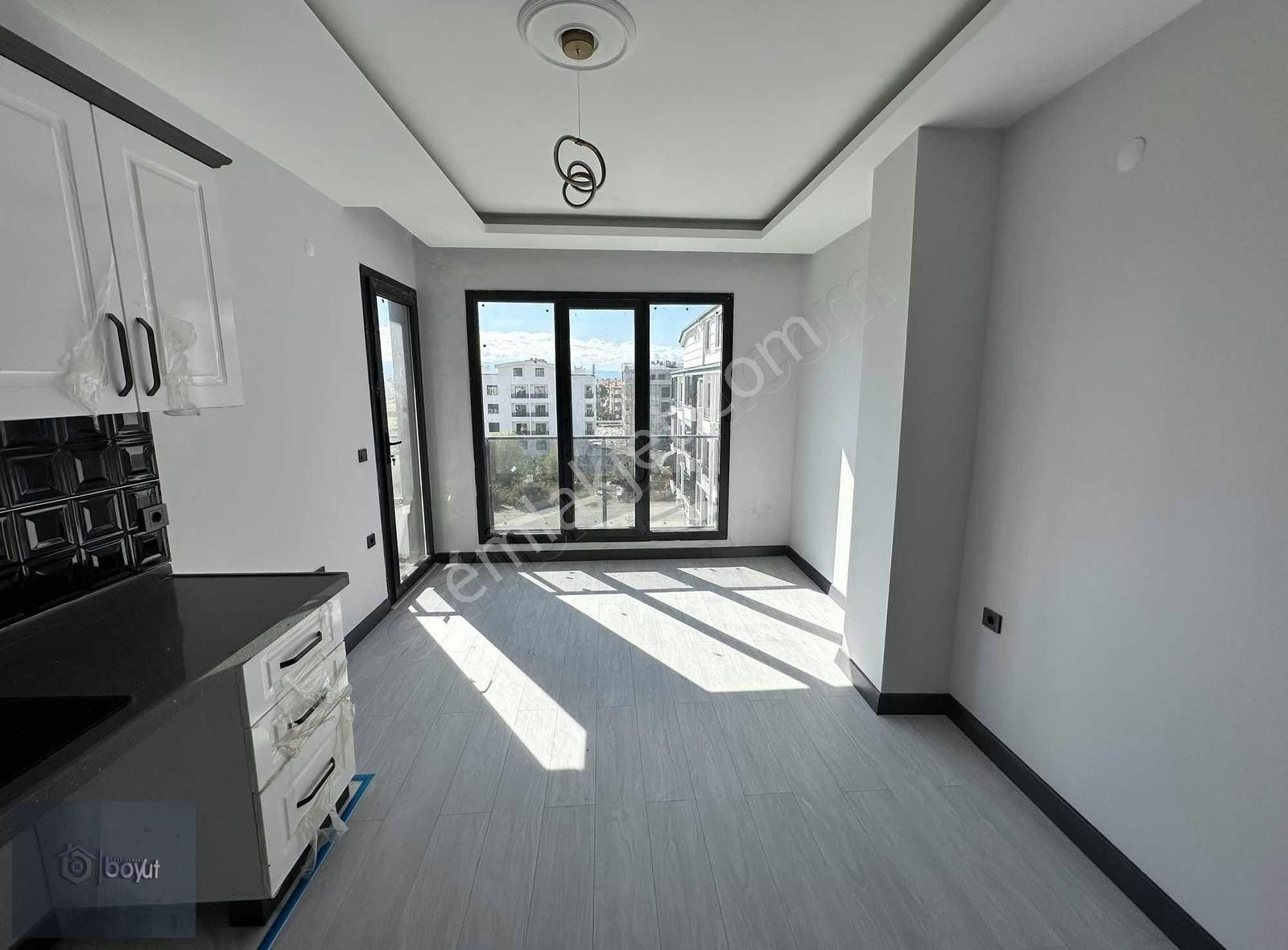 Boyut'tan Asansörlü Doğalgazlı Satılık 1+1 Daire