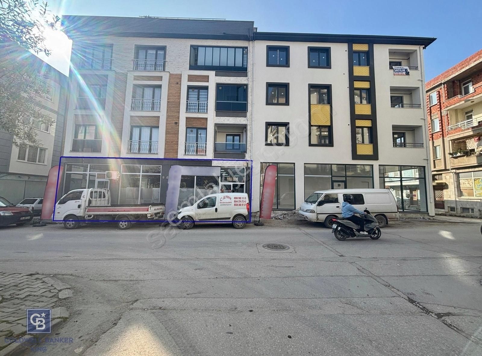 Cb King'den 1.oruçgazi Mah.kayabey Cad.de Satılık 320 M2 Dükkan