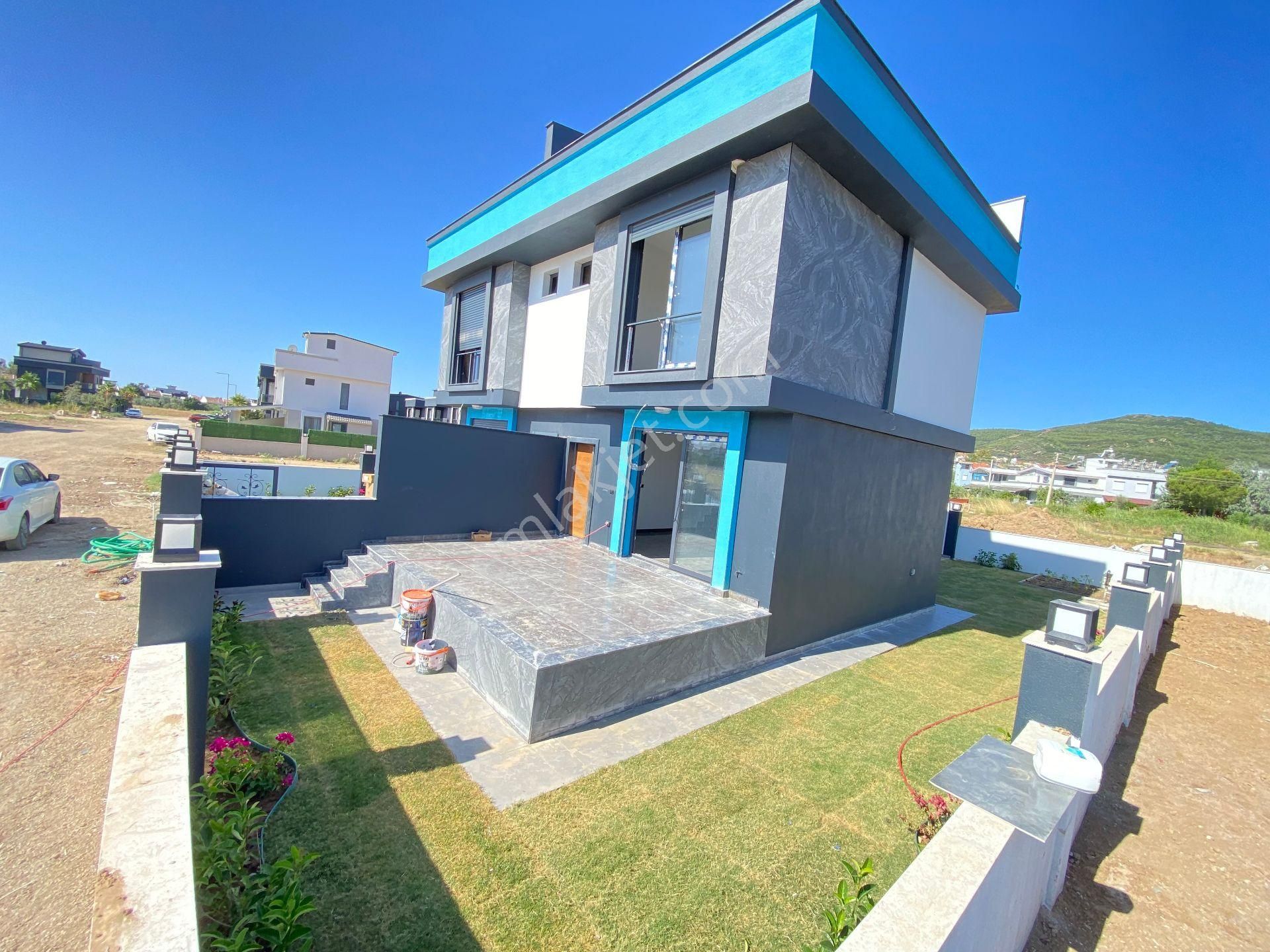 Doğanbey De Köşe Yerden Isıtma Denize 500mt Lüks Satılık 2+1 Villa
