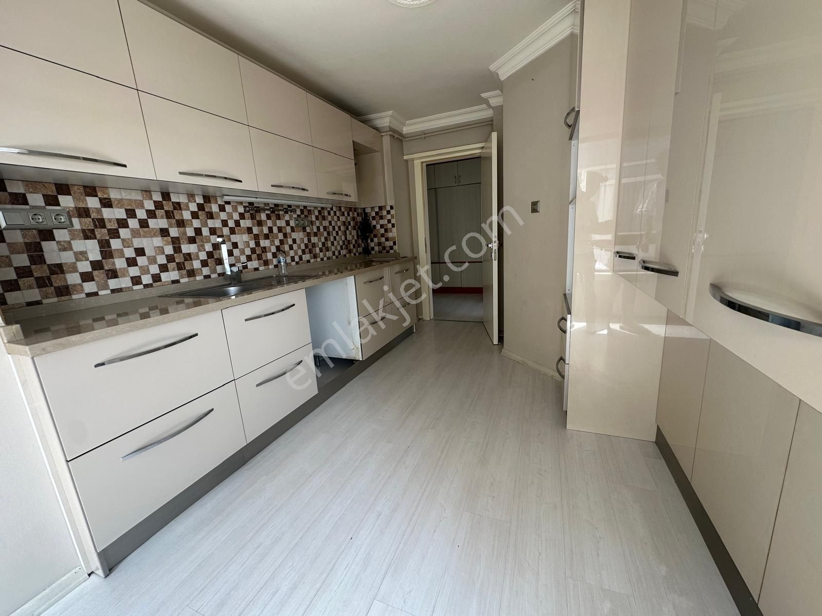 Etlik Bağcı Caddesi Üzeri Asansörlü 3+1 Bağımsız
