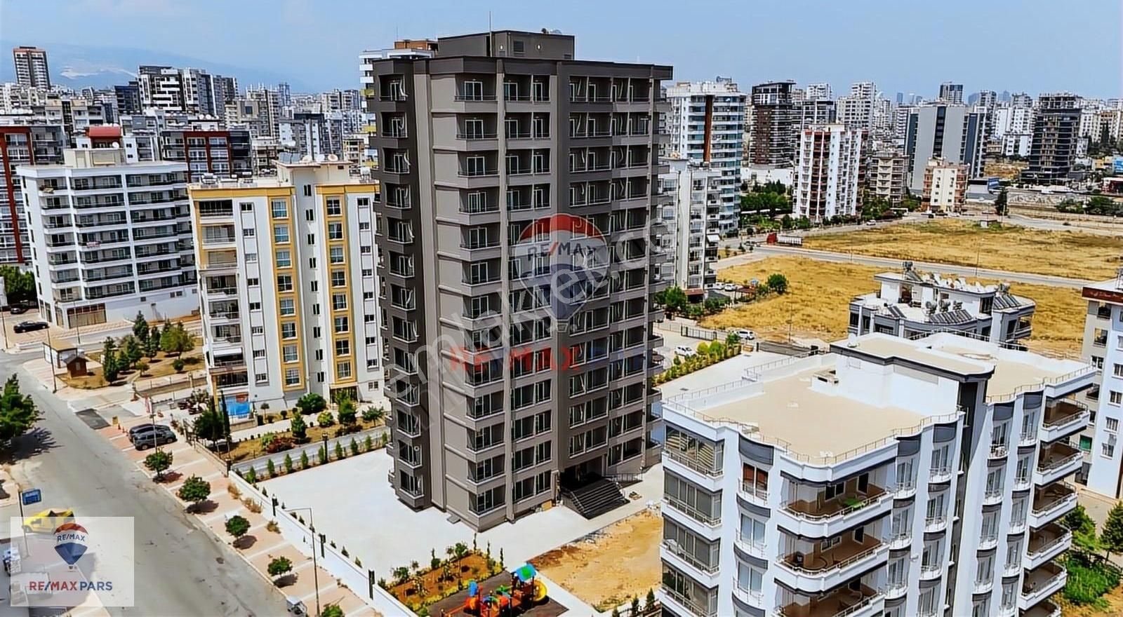 Remax Pars'tan Yenişehir De İlkem Flora'da Havuzlu Sıfır 1+1