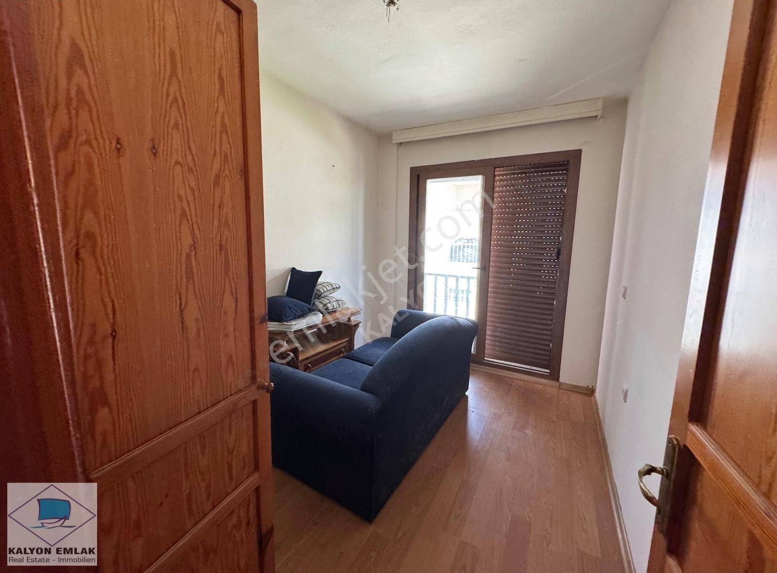 Ilıca'nın Kalbinde Satılık Köşe Bahçeli Yatırım Fırsatı Villa - Görsel 13