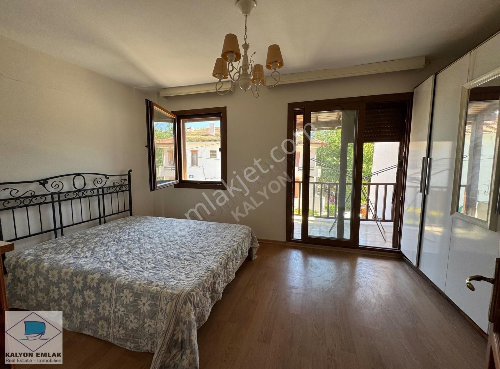 Ilıca'nın Kalbinde Satılık Köşe Bahçeli Yatırım Fırsatı Villa - Görsel 22