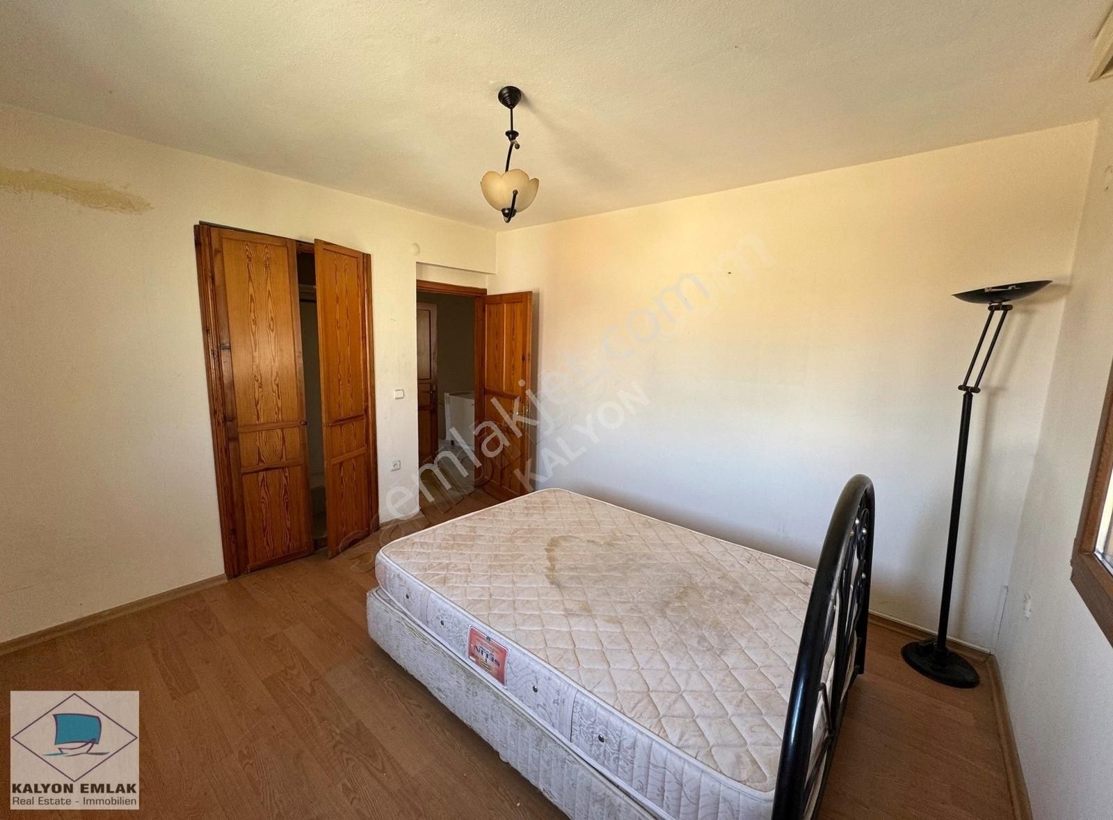 Ilıca'nın Kalbinde Satılık Köşe Bahçeli Yatırım Fırsatı Villa - Görsel 23