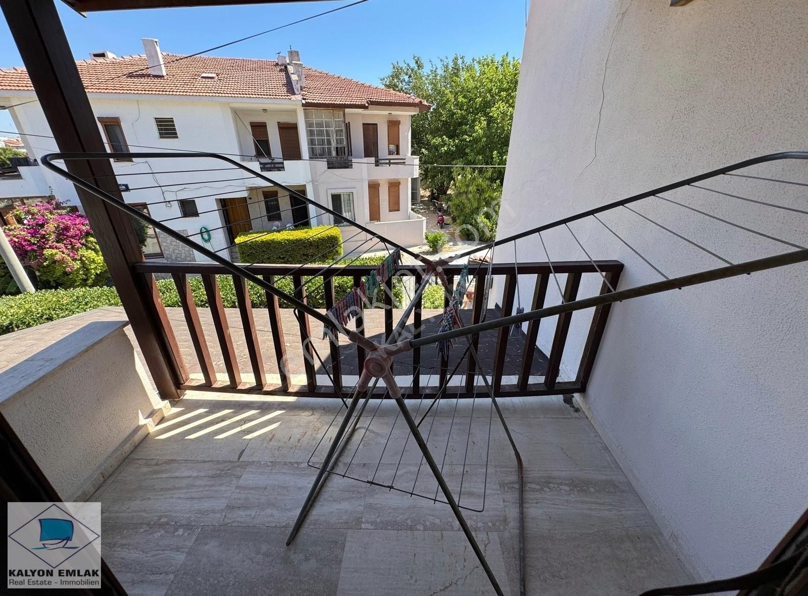 Ilıca'nın Kalbinde Satılık Köşe Bahçeli Yatırım Fırsatı Villa - Görsel 2