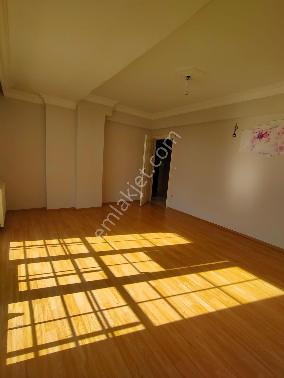 İncirtepe Mah Kemal Paşa Caddesinde Kiralık Asansörlu 2+1 Arakat Daire