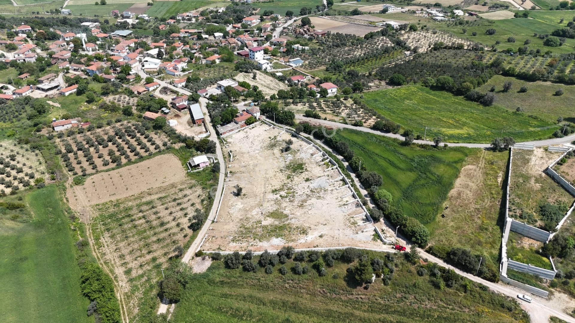 Akgül Emlak'tan Tek Tapu İmarlı 1000 M2 Satılık Arsa - Görsel 3
