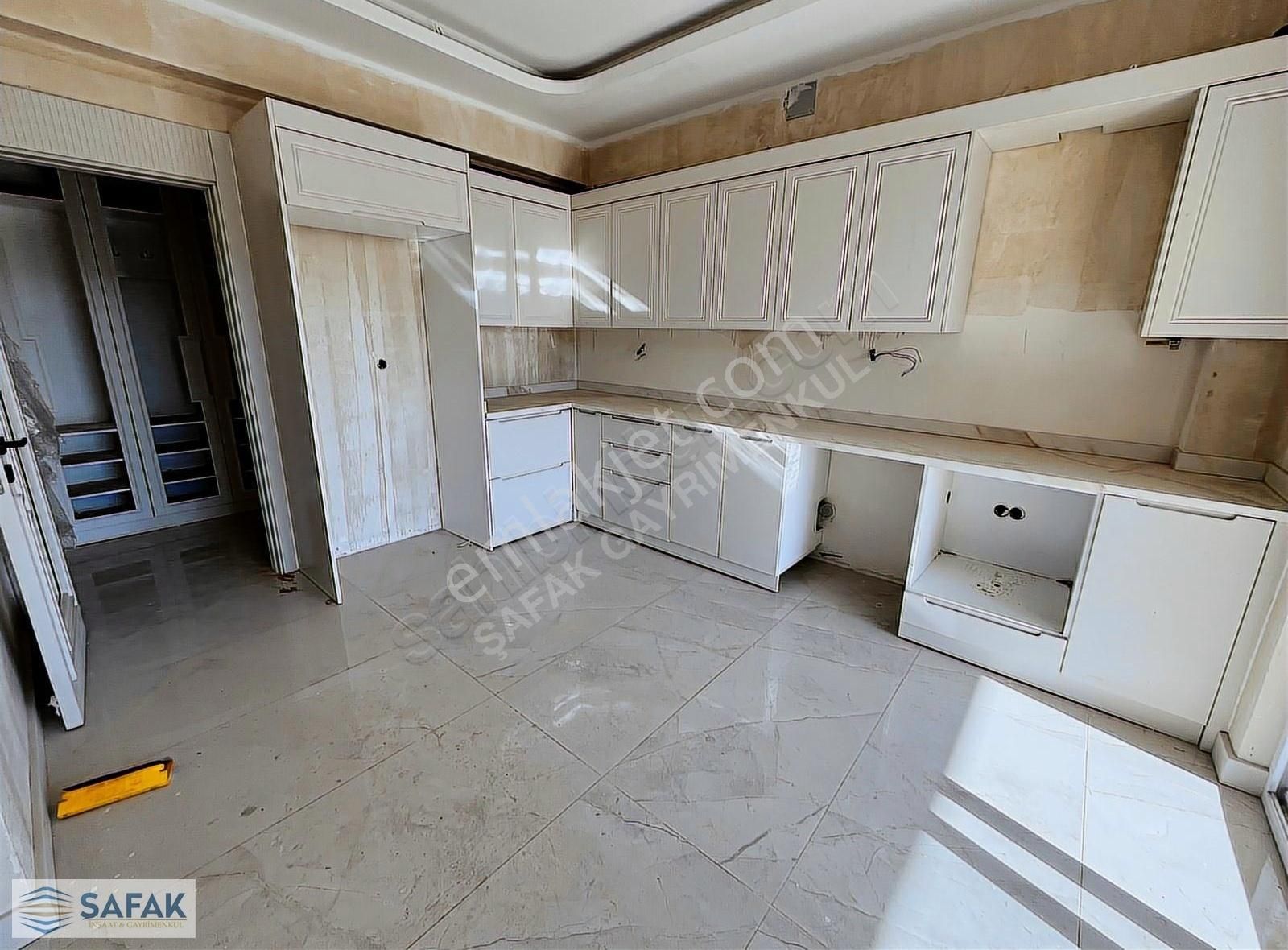 **şafak'tan Liv Hospital Karşısı Şehir Manzaralı Lüx Daire**