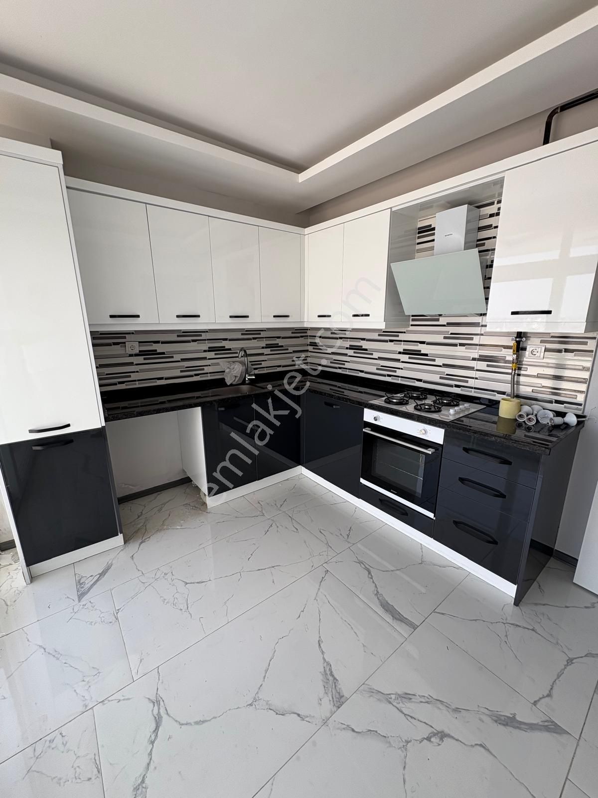 Barış Mh. Kıyıkent Toki Karşısı 3+1 Kiralık Daire