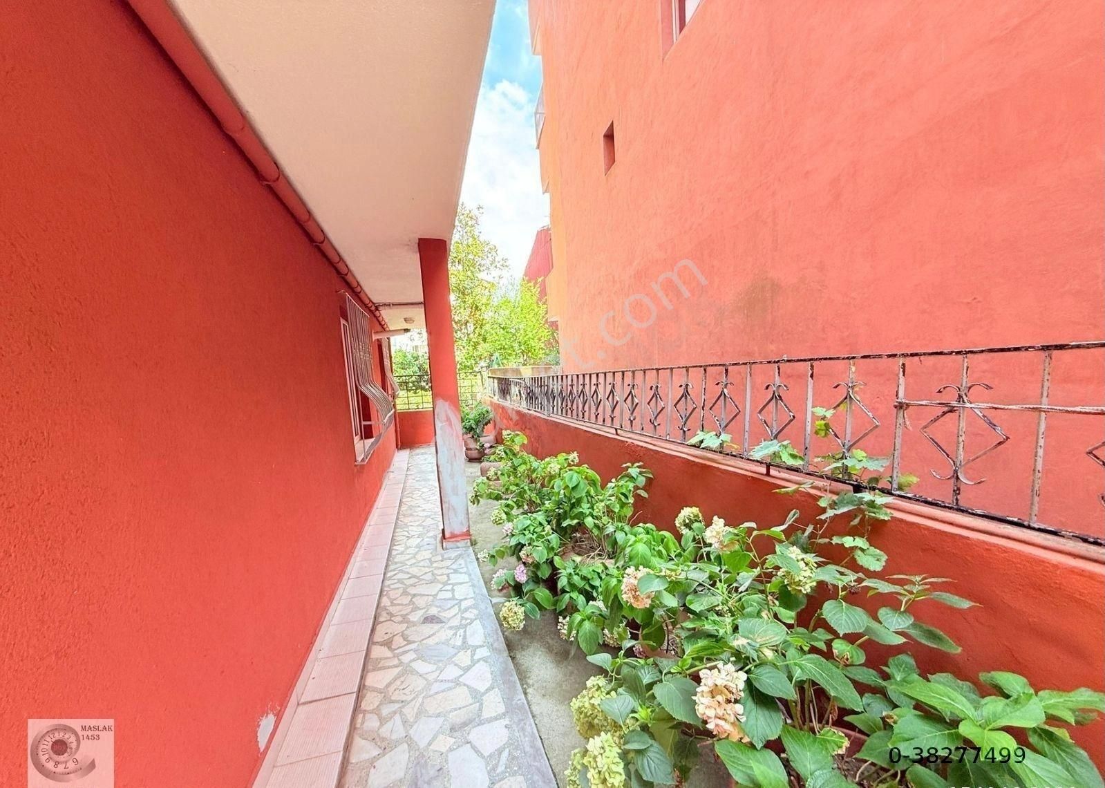 İstinye Koru Mahallesinde Boğaziçi Cami Yanı Giriş Kat 3+1 Kiralık Daire