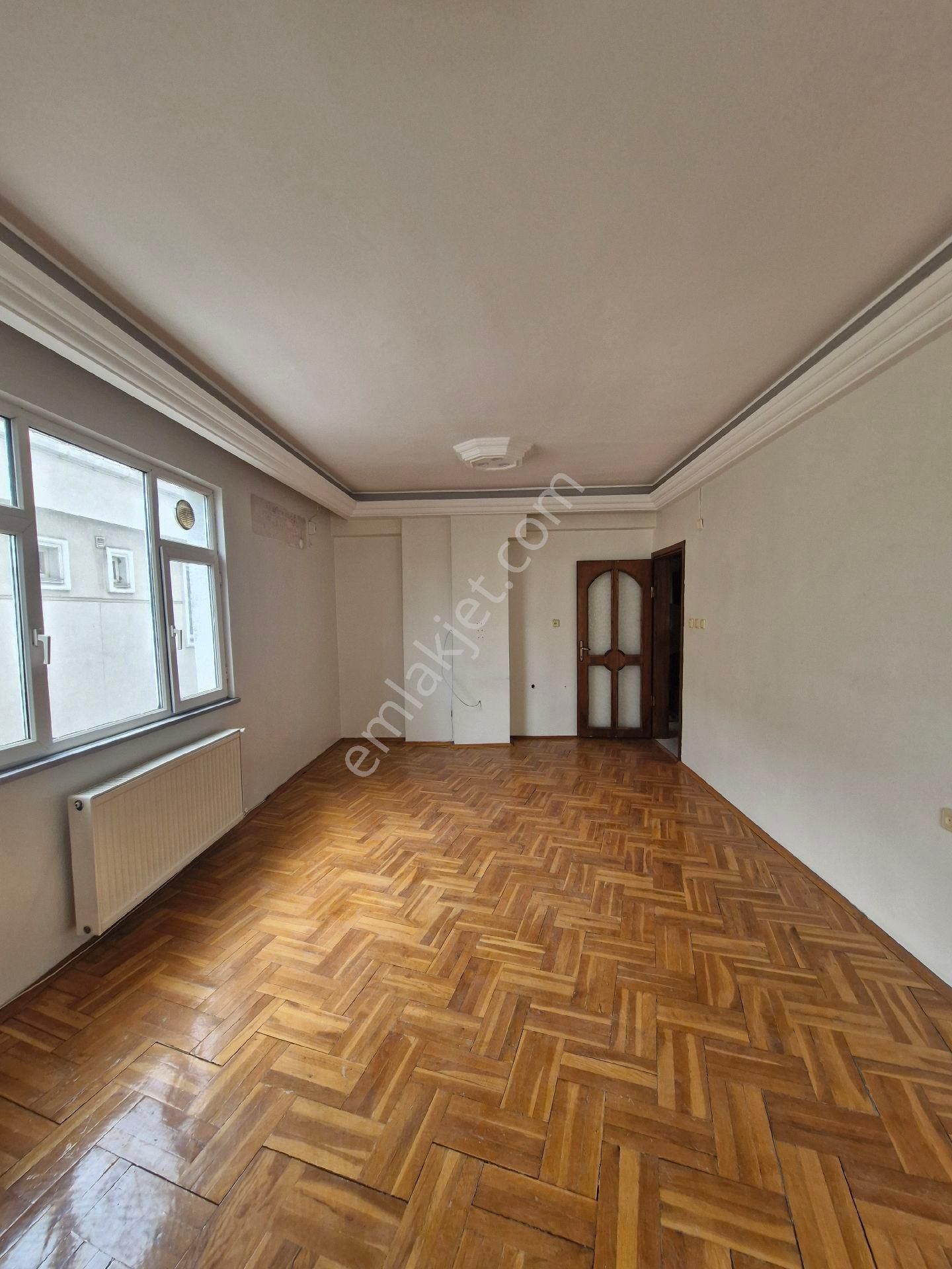 Küçükçekmece Yenimahalle 'de 125 M2 3+1 Kiralık Arakat