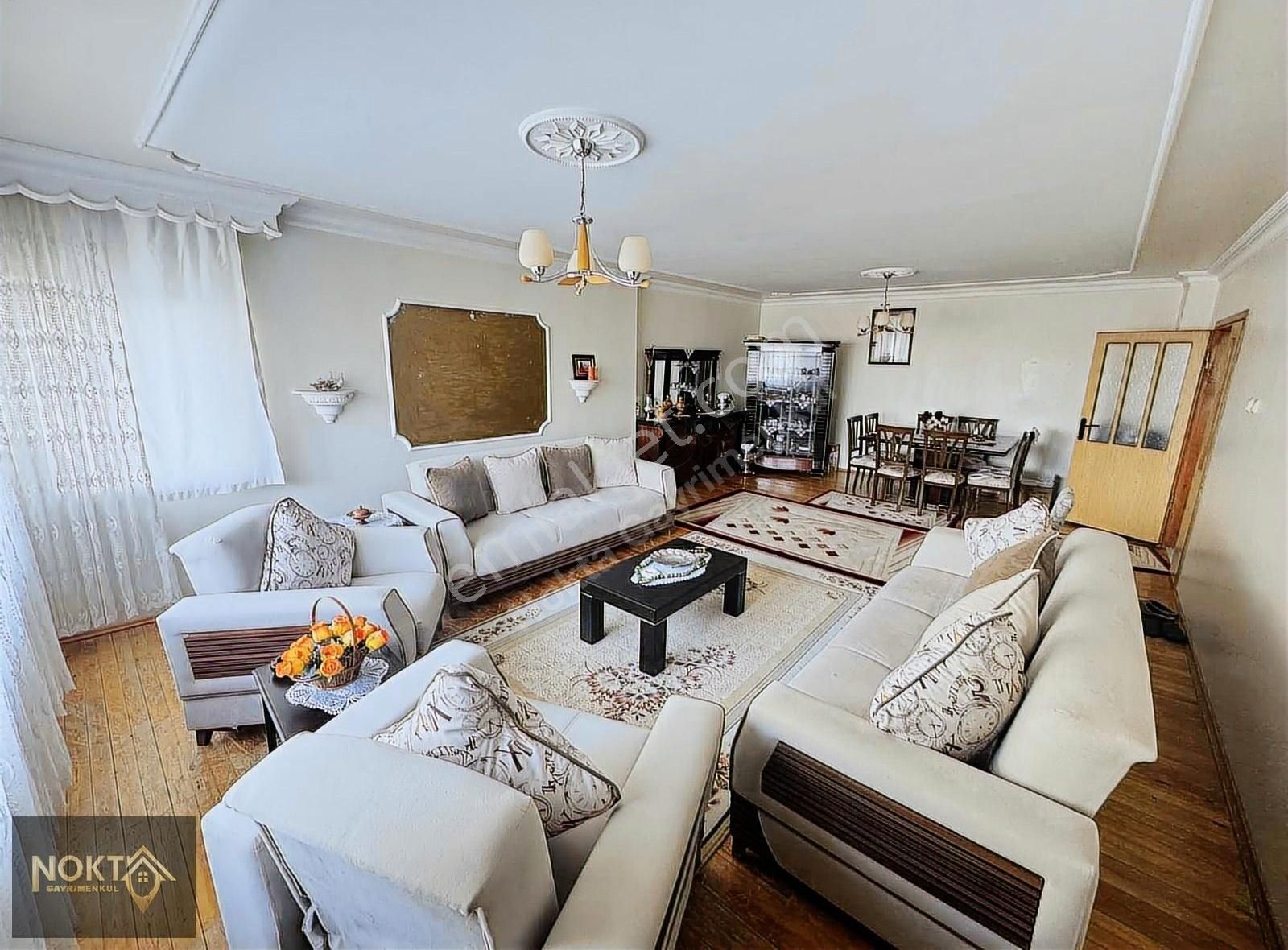 Nokta'dan Hilalkent Ana Cadde Üzerinde Satılık 3+1 Geniş Daire
