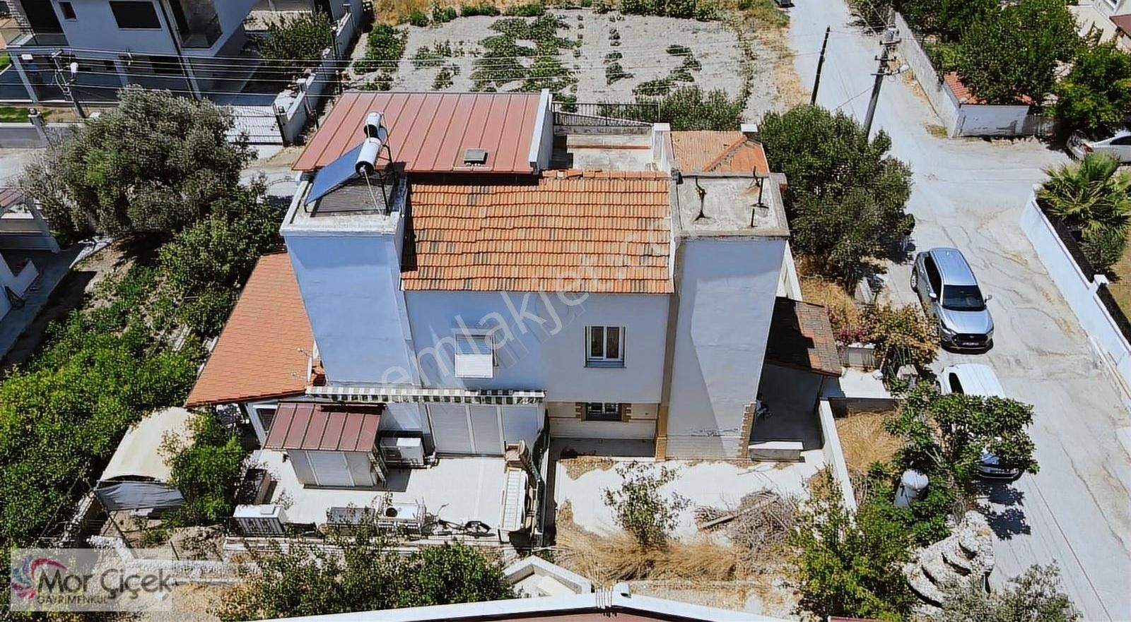 Morçiçek'ten Mordoğan Merkezde Tripleks Villa