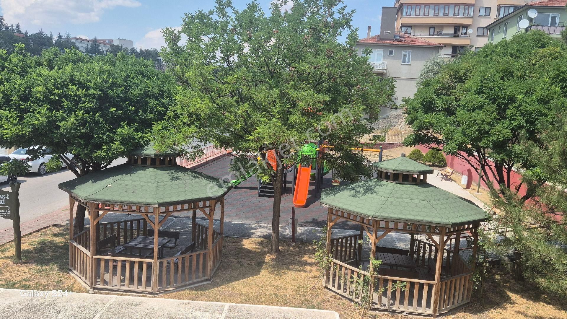 Metroya Yakın Subayevlerinde Satılık Daire
