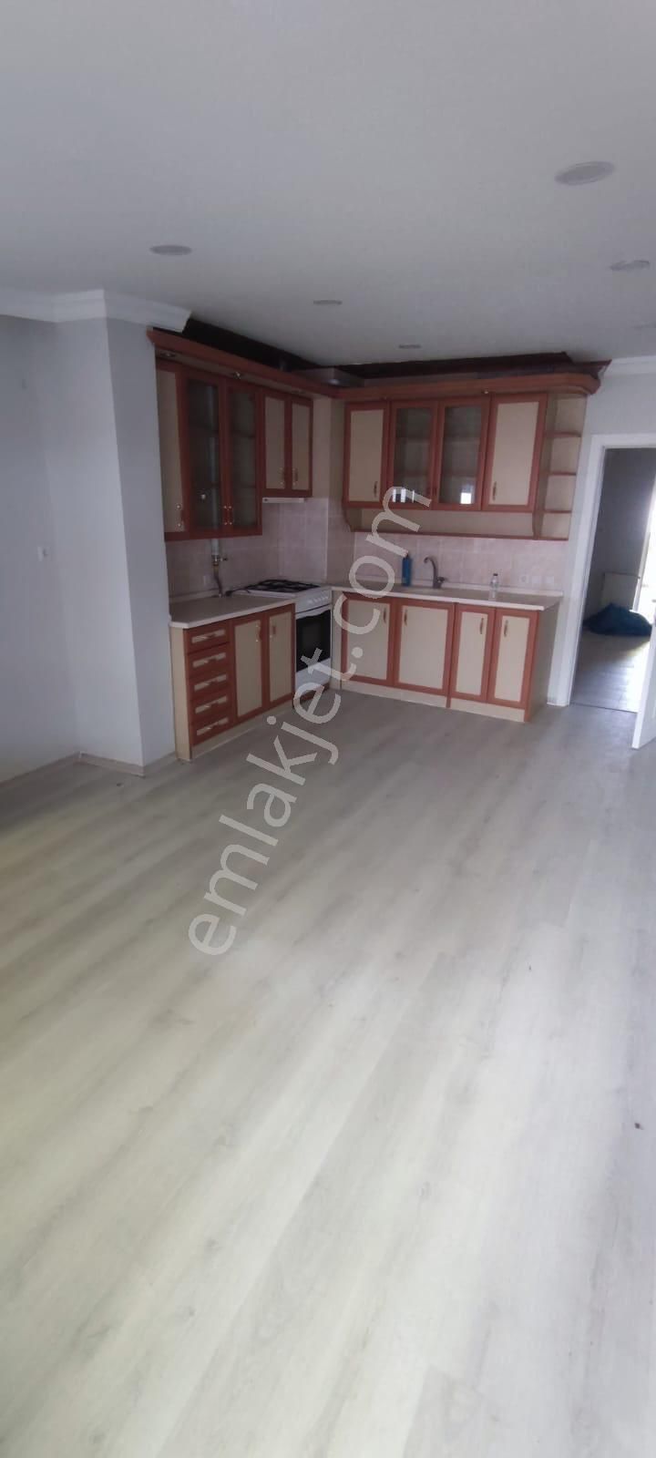İçi Yenilenmiş 240 M’2 Acil Satılık Yatırımlık Daire !!!