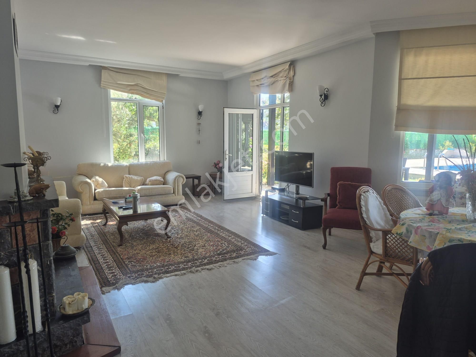 Remax Necati Kurt / Çatalca Yalıköy (podima)'da Havuzlu Villa - Görsel 7