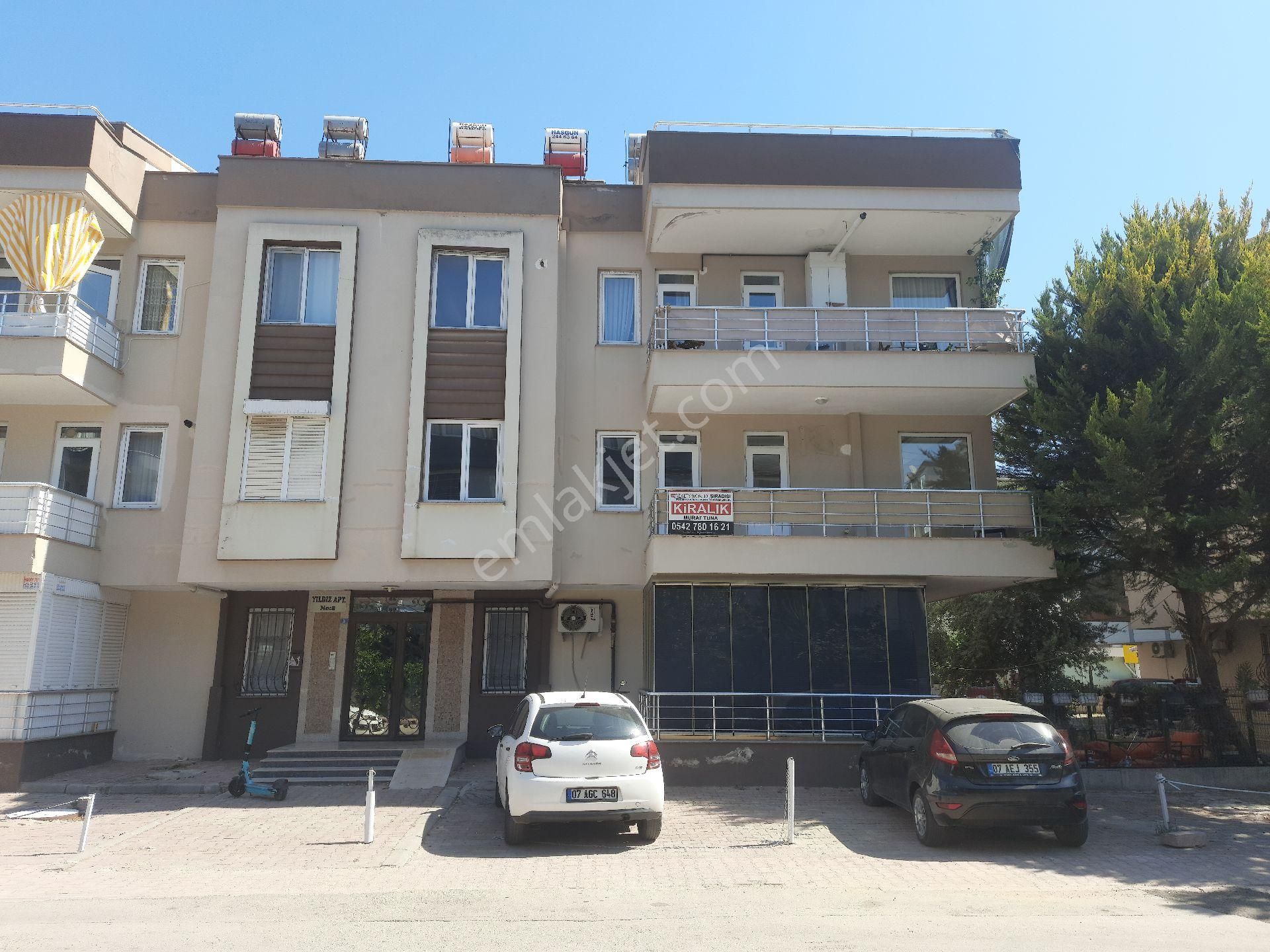 Güzeloba Cuma Pazarı Arkası Ayrı Mutfaklı 2+1