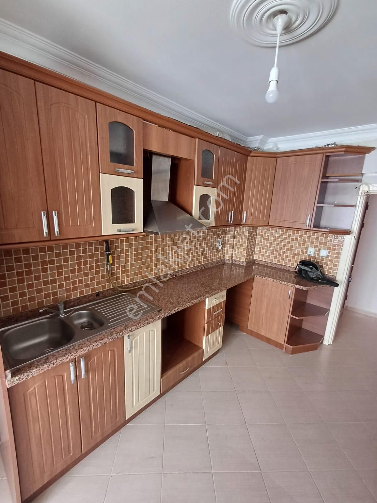 Karakaş Mahallesinde 3+1 Kiralık Daire