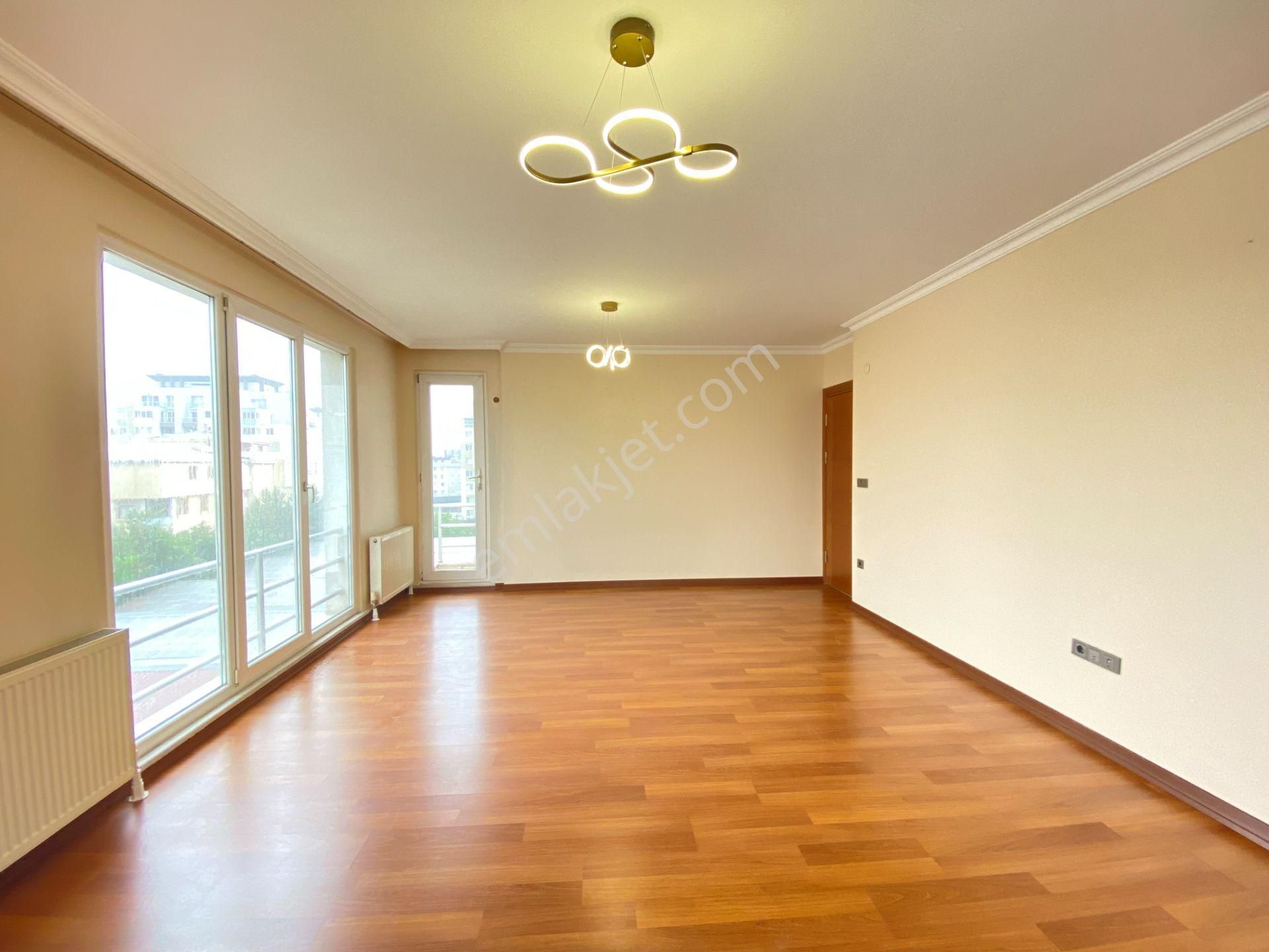 Fırsat! Remax Ahmet'ten Satılık 2+1 Boş Daire Site İçi Çekmeköy - Görsel 5