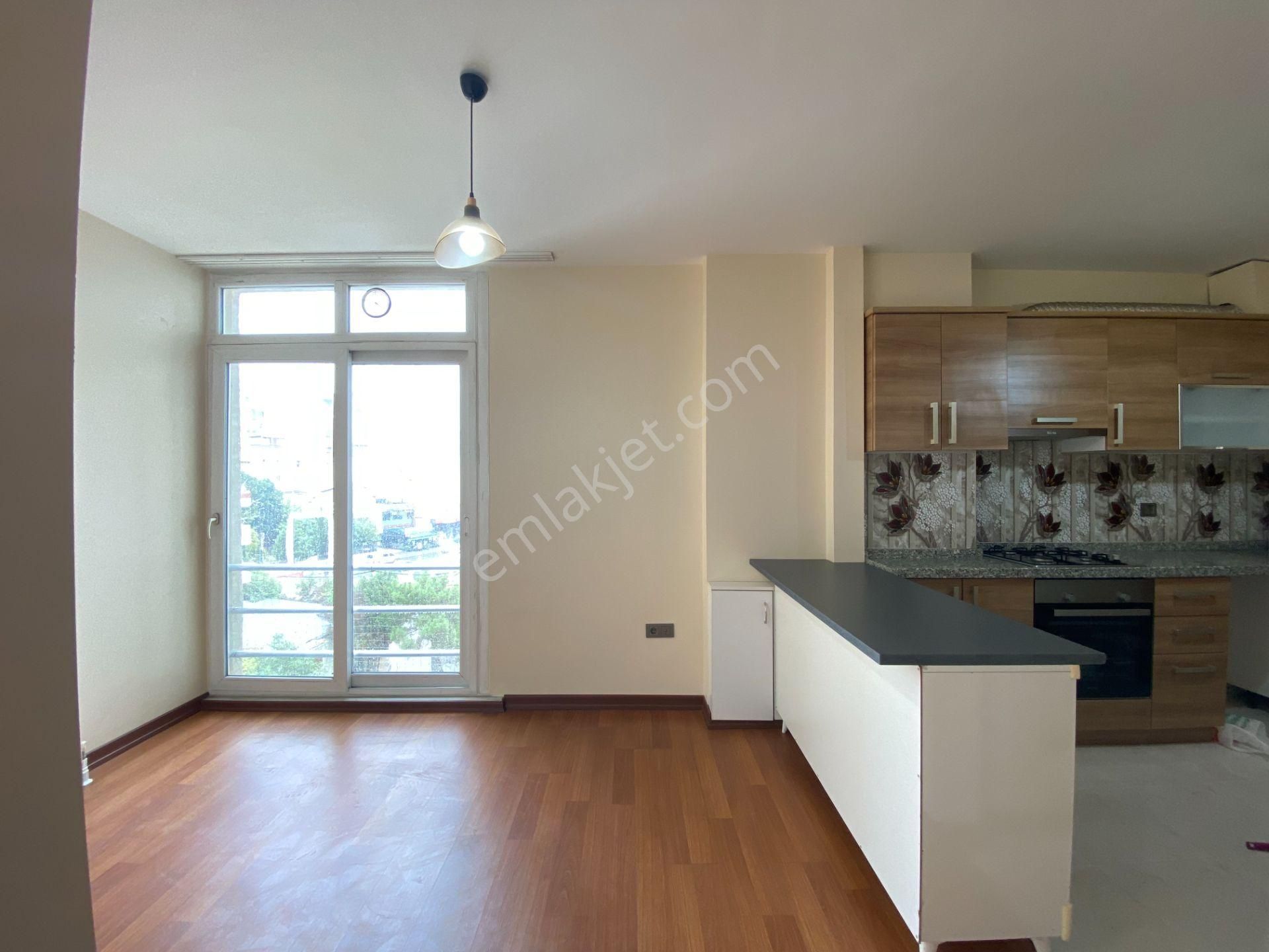 Fırsat! Remax Ahmet'ten Satılık 2+1 Boş Daire Site İçi Çekmeköy - Görsel 8