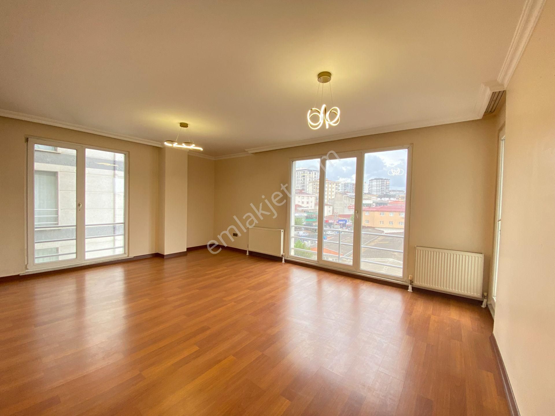 Fırsat! Remax Ahmet'ten Satılık 2+1 Boş Daire Site İçi Çekmeköy - Görsel 3