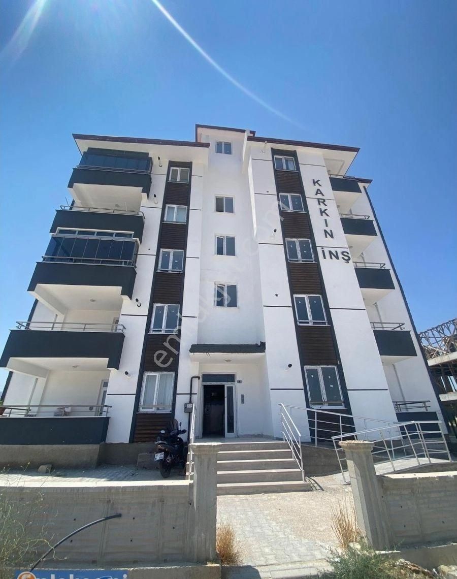 Emlaknomi'den Satılık 1+1 Fırsat Daire (70375)
