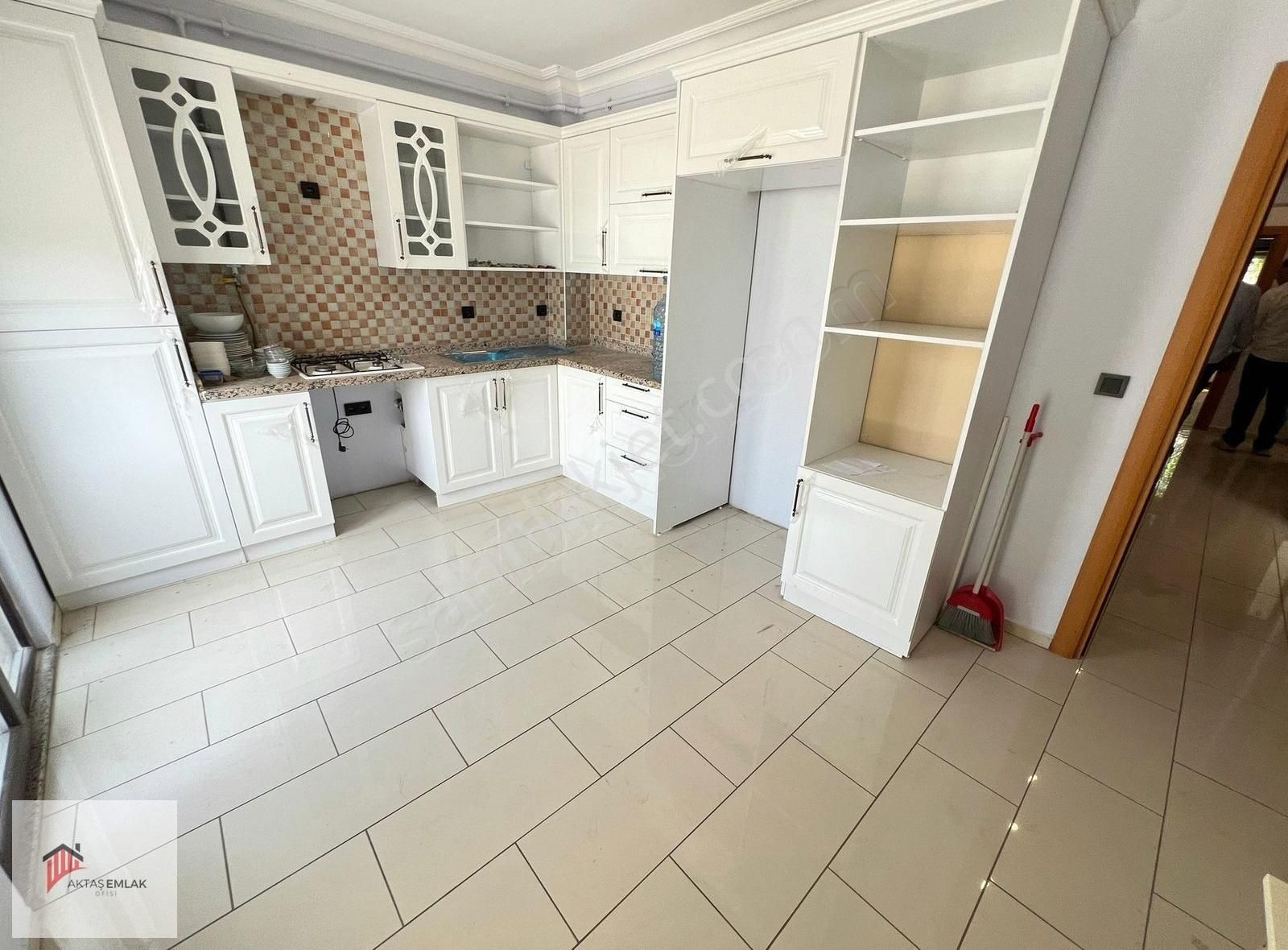 Aktaştan Selimiyede 3+1 Harika Lokasyon Genç Binada Arakat Daire - Görsel 17