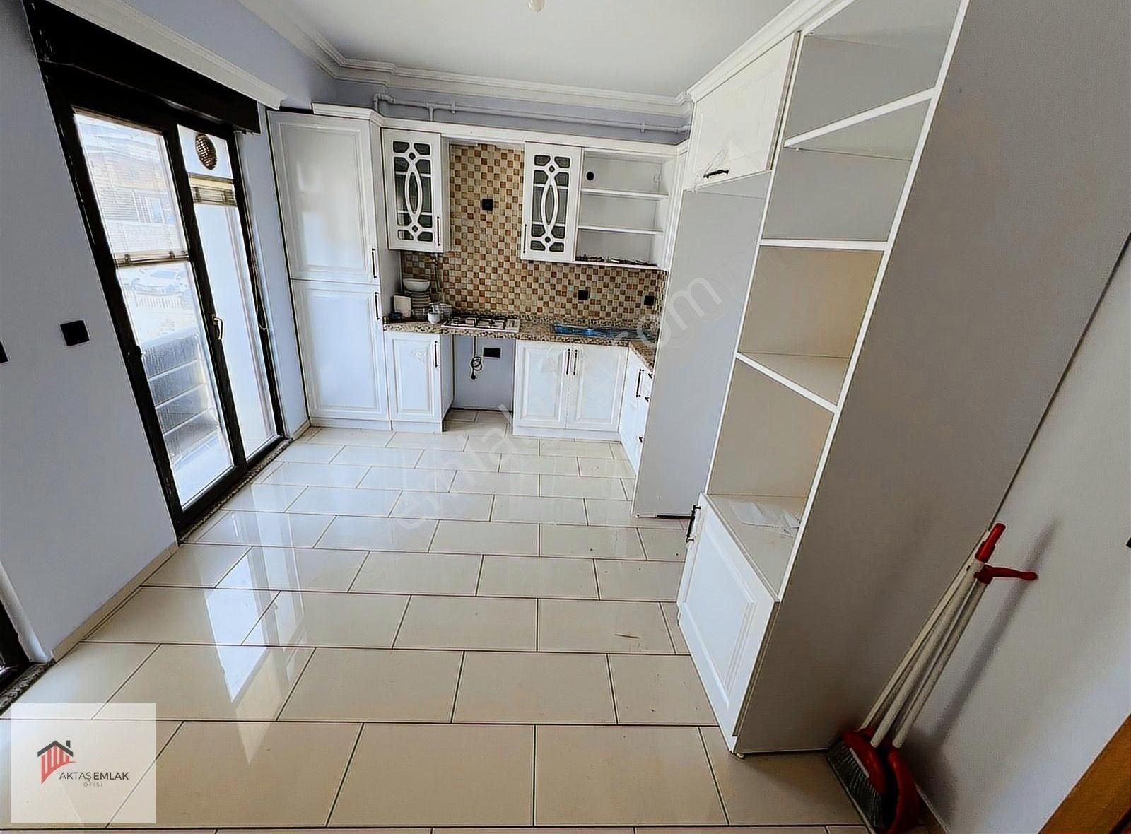 Aktaştan Selimiyede 3+1 Harika Lokasyon Genç Binada Arakat Daire - Görsel 22