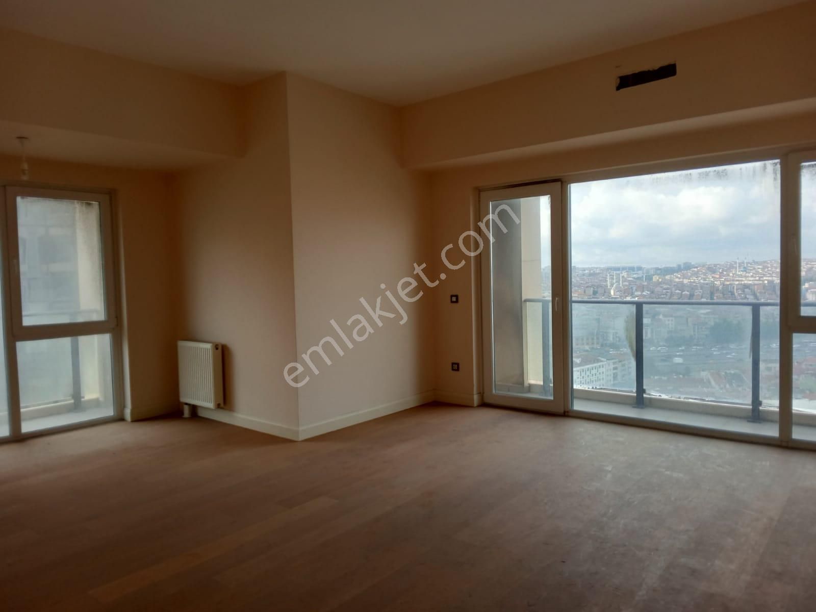 Kiptaş Venezia Mega Satılık Boş 3+1 Hemen Oturum Daire