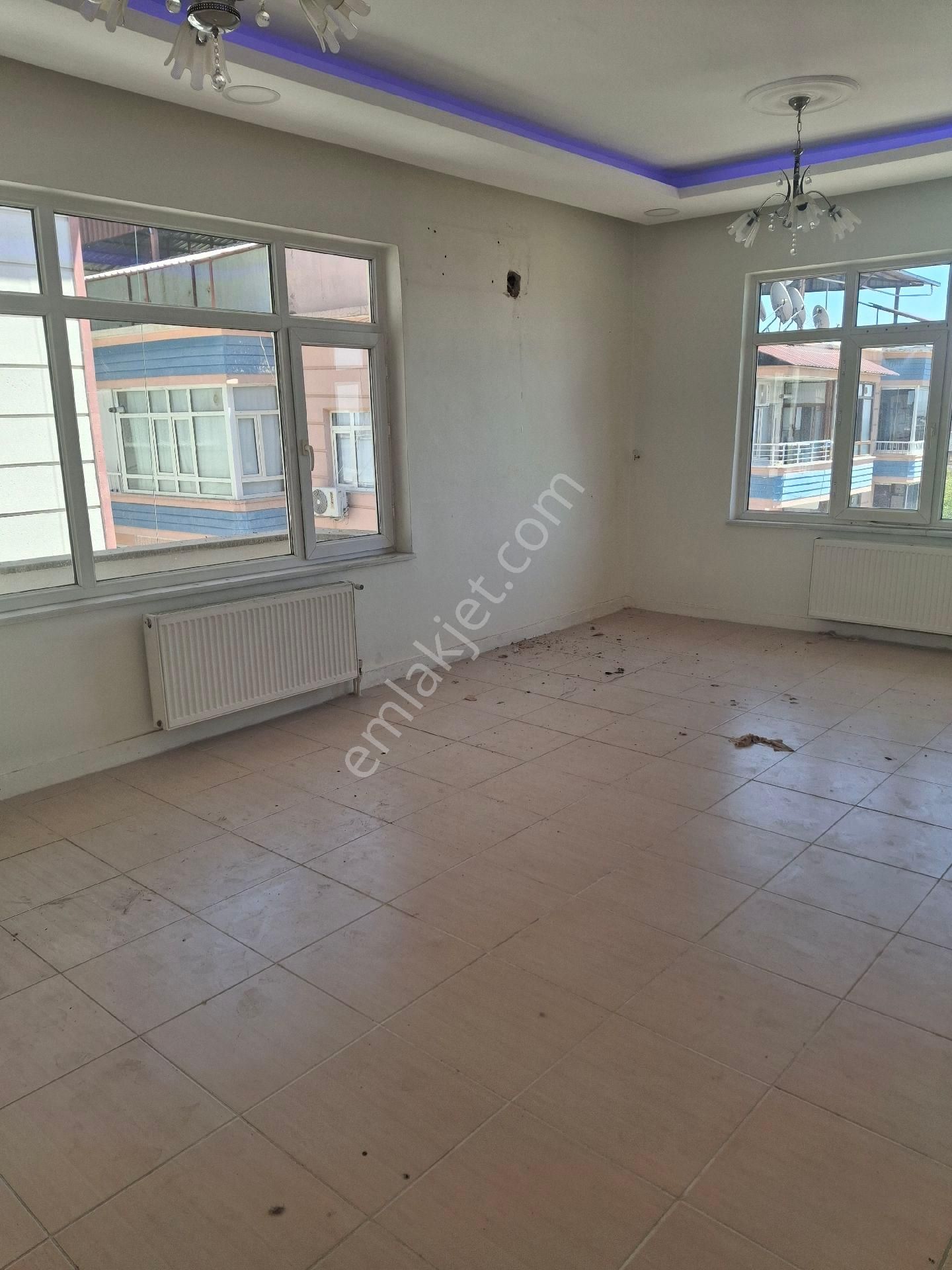 Diyarbakır Yenişehir Esma Ocak Arkasında Satılık 3+1 Daire