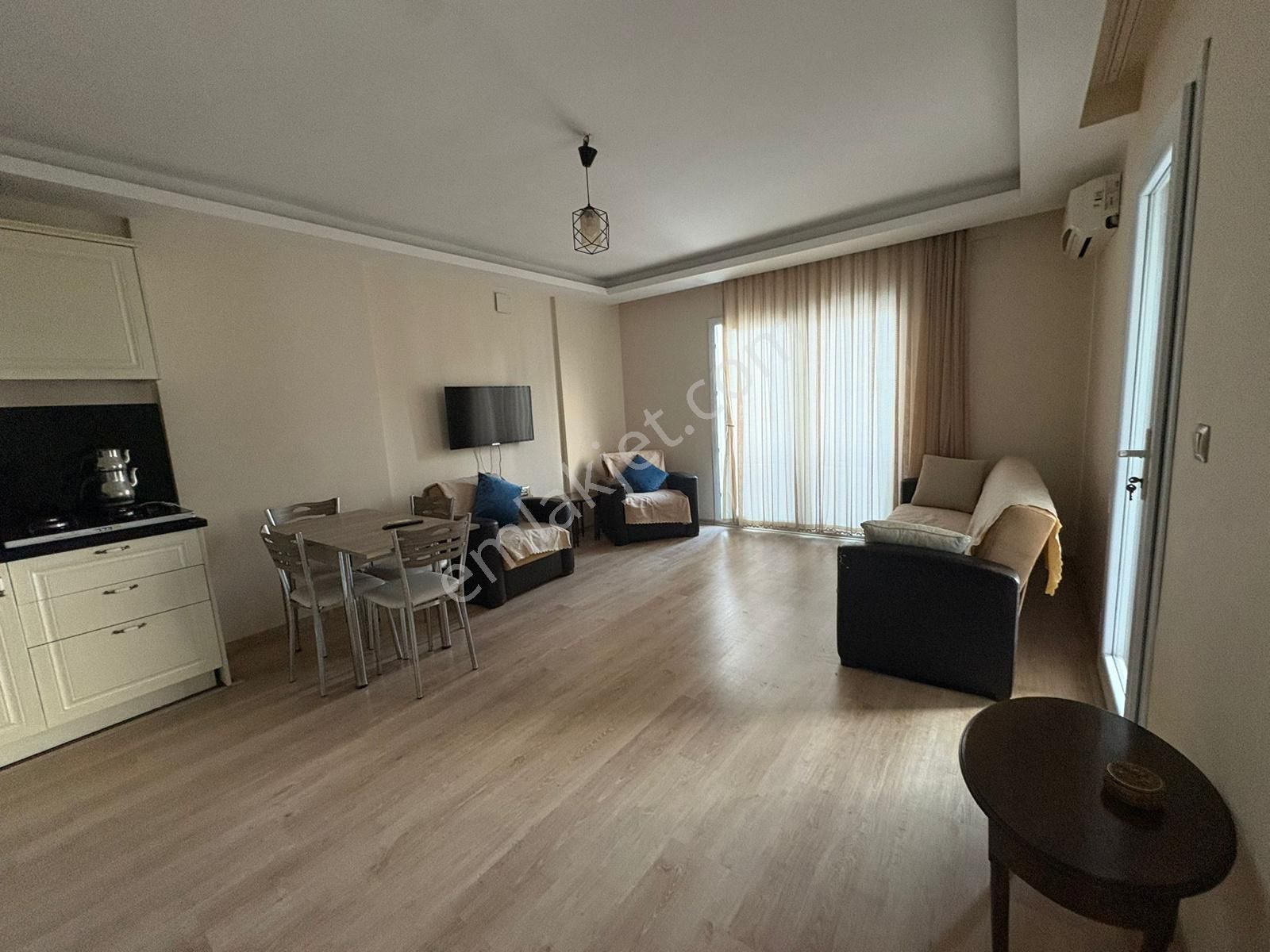 View'den Tecede Geniş Oturumlu Kiralık Eşyalı 1+1 Daire