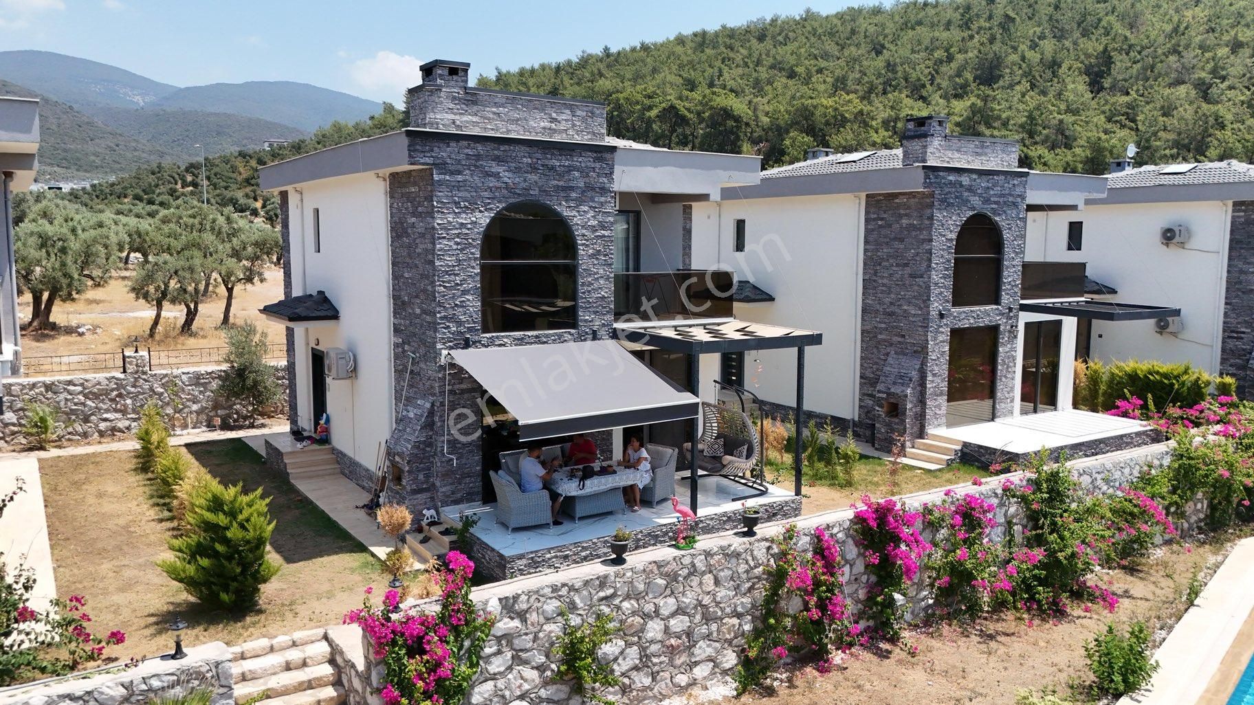 🏡 Didim Akbük’te Elit Sitede Full Eşyalı Deniz Manzaralı 3+1 Villa!