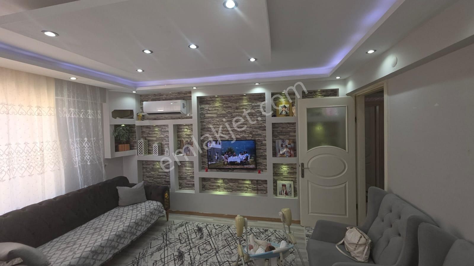 Akman'dan Çarşı Merkez'de Ayrı Mutfak 2+1 Satılık Daire
