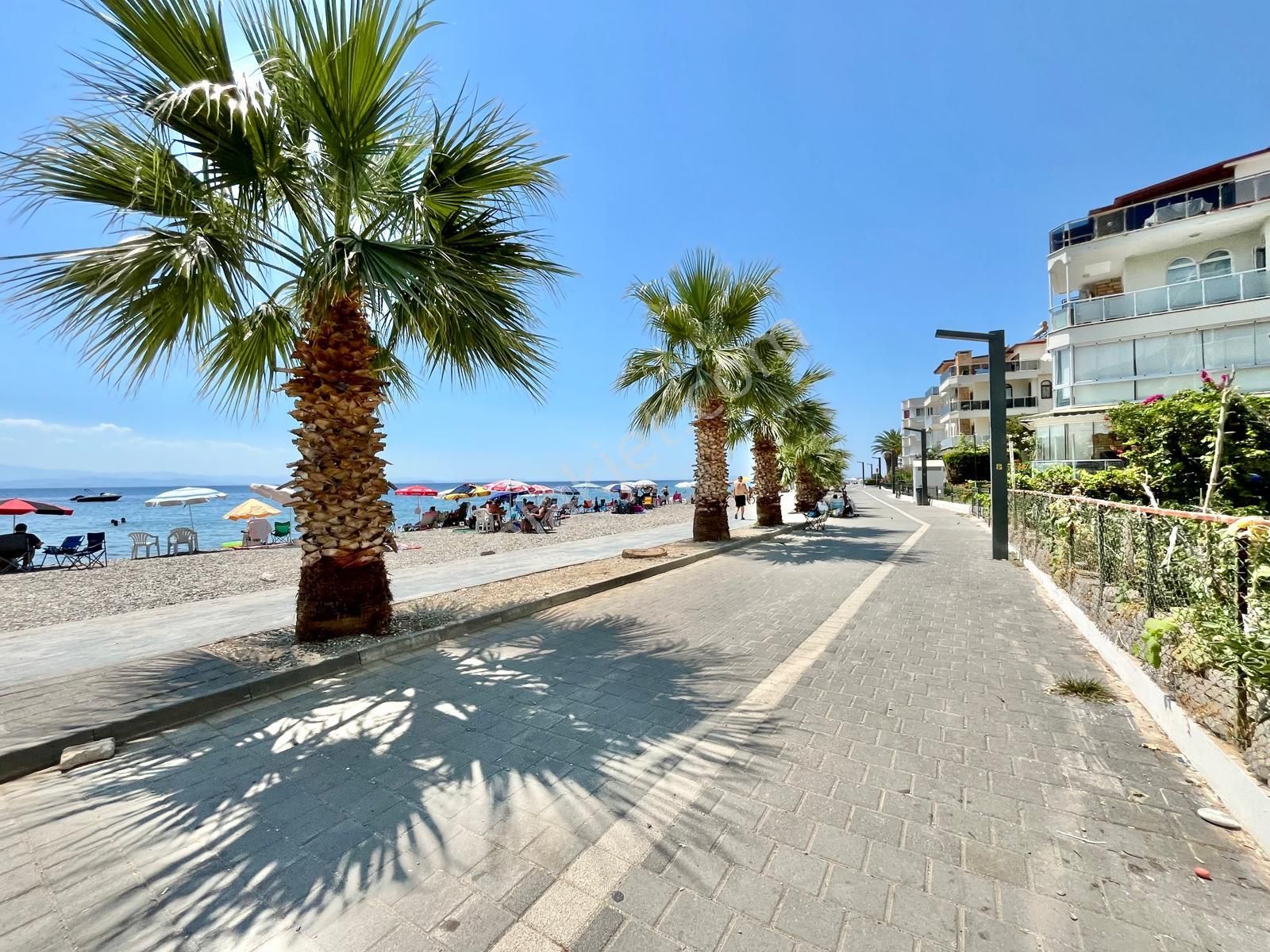 Gümüş'den Denize Sıfır Site İçerisinde Eşyalı Muhteşem 2+1 Daire