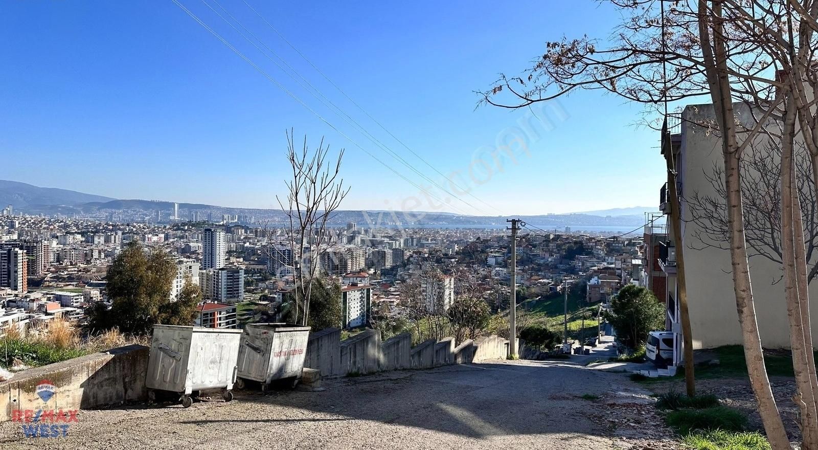 Karşıyaka İnönü Mahallesi Kiralık Büyük 2+1 Daire Çift Cephe