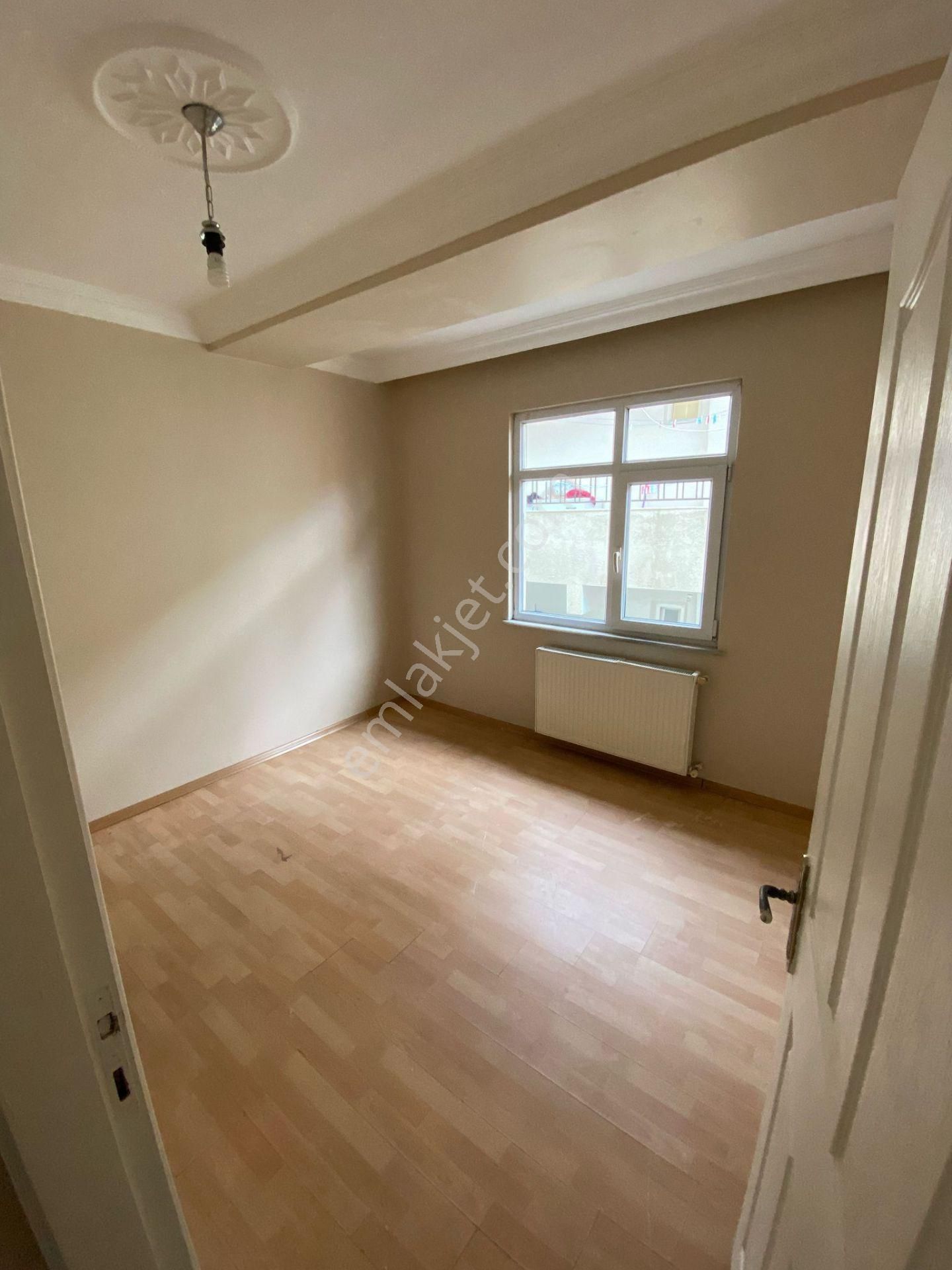 Yenibosna Satılık 2+1 4,kat Krediyeuygun Daire