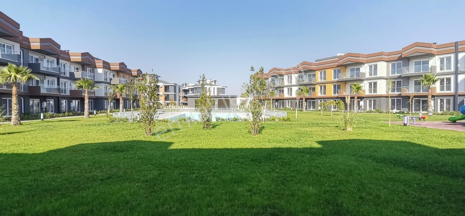Manisa Muradiye Villalar Bölgesinde Havuzlu 2+1 Kiralık Daire