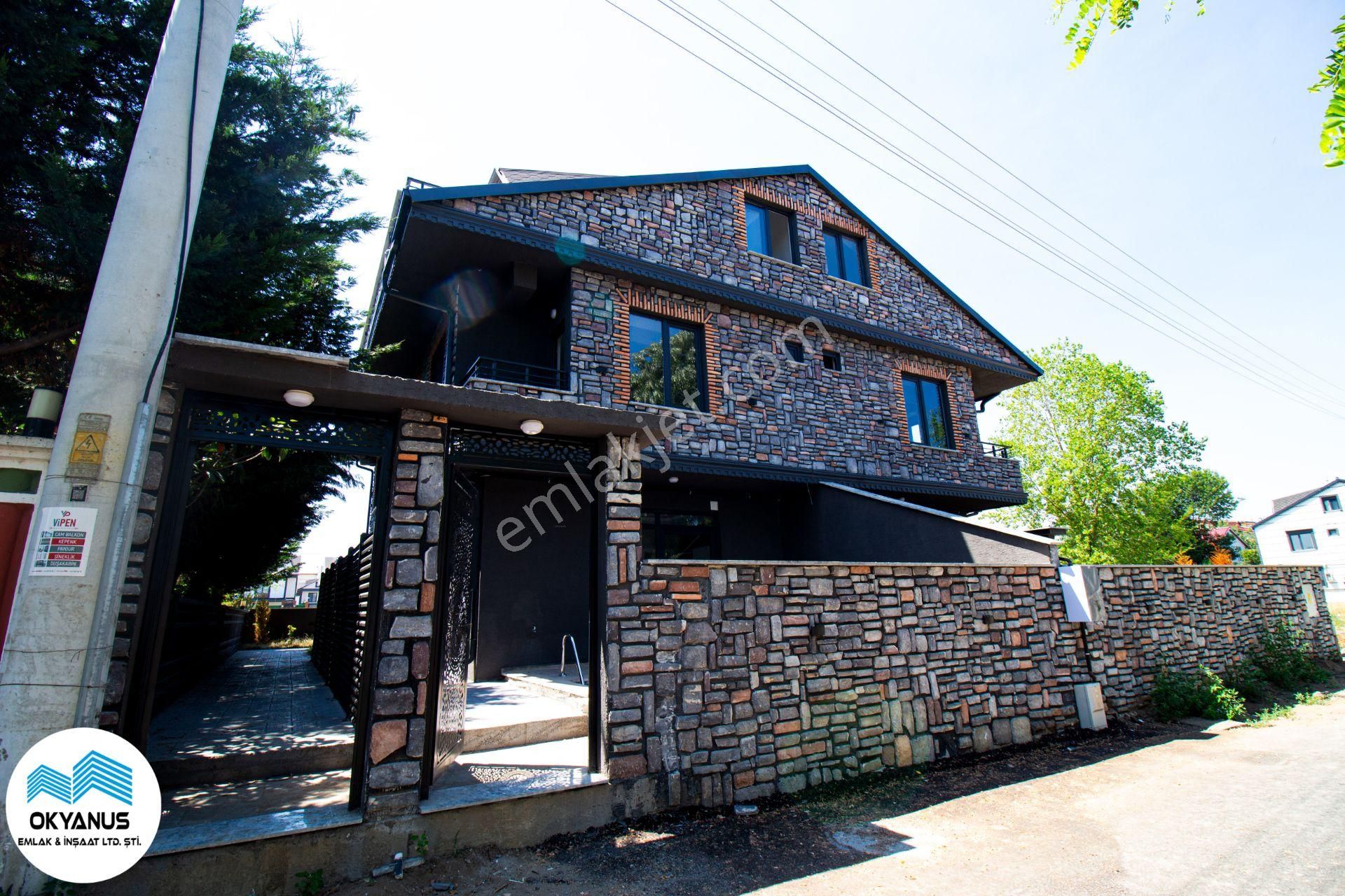 Kocaali’nin En Gözde Noktasında Plaj Konumlu Villa!