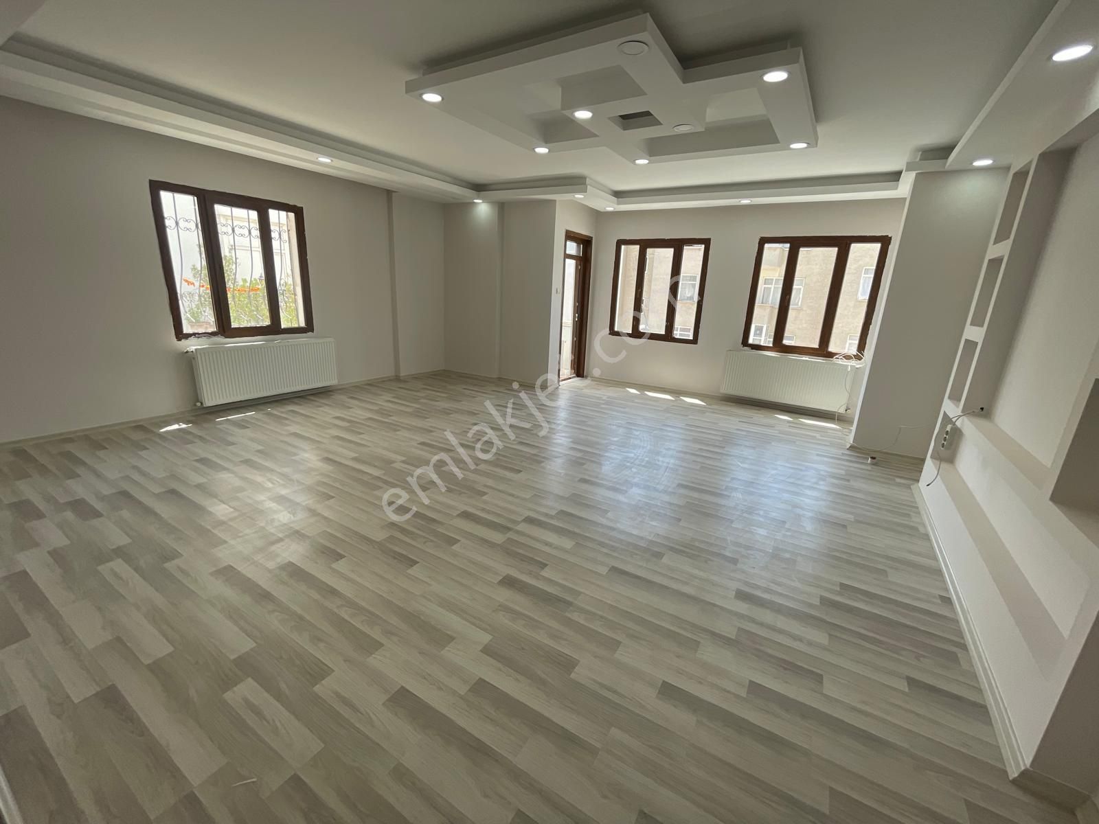 Mevsim Gayrimenkulden Akpınar Mahallesi Satılık 3+1 Yapılı Daire