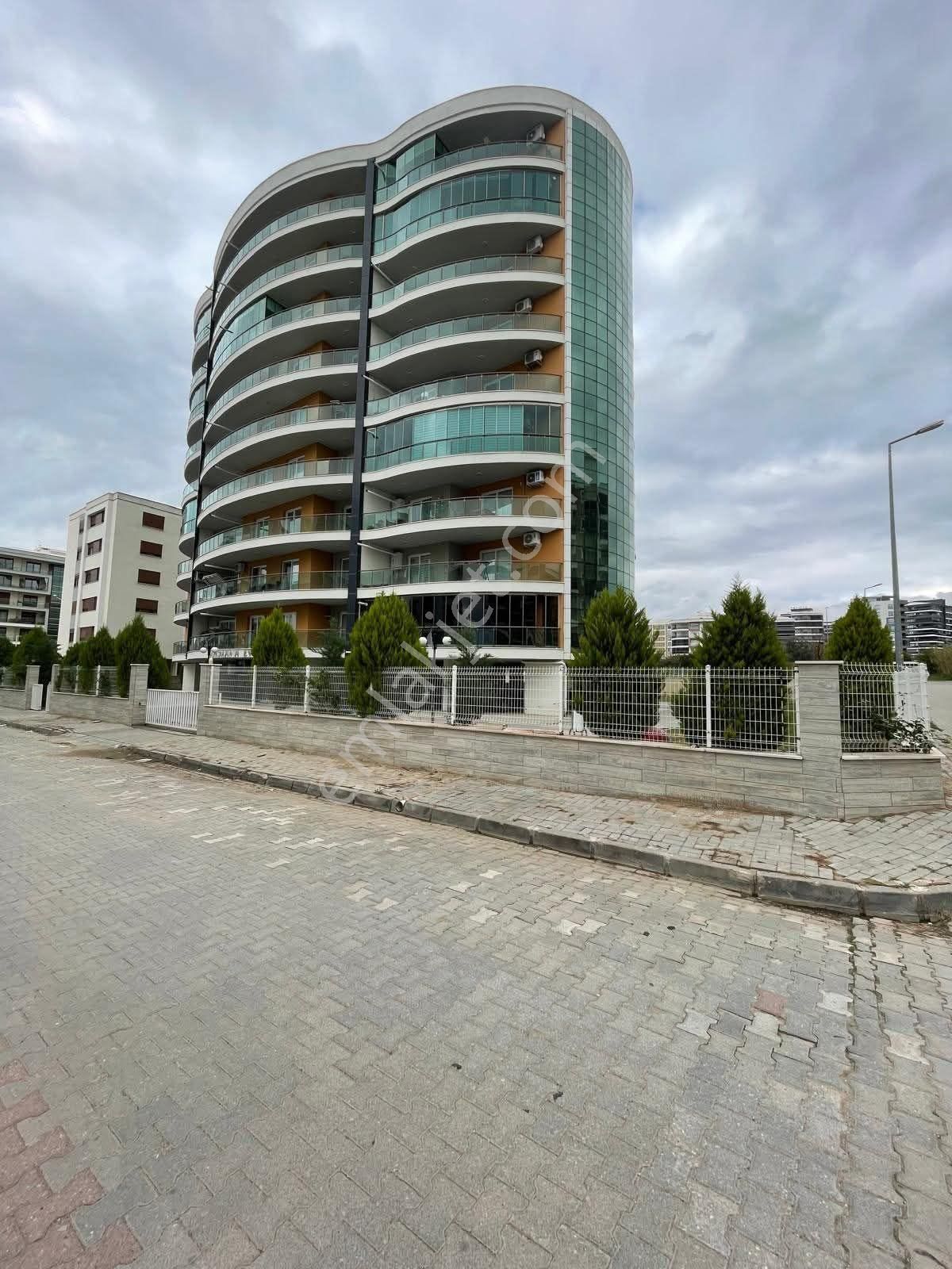 Nazilli Zafer Mahallesinde 3+1 Site İçerisinde Doğalgazlı Lüks İşçilik Satılık Daire