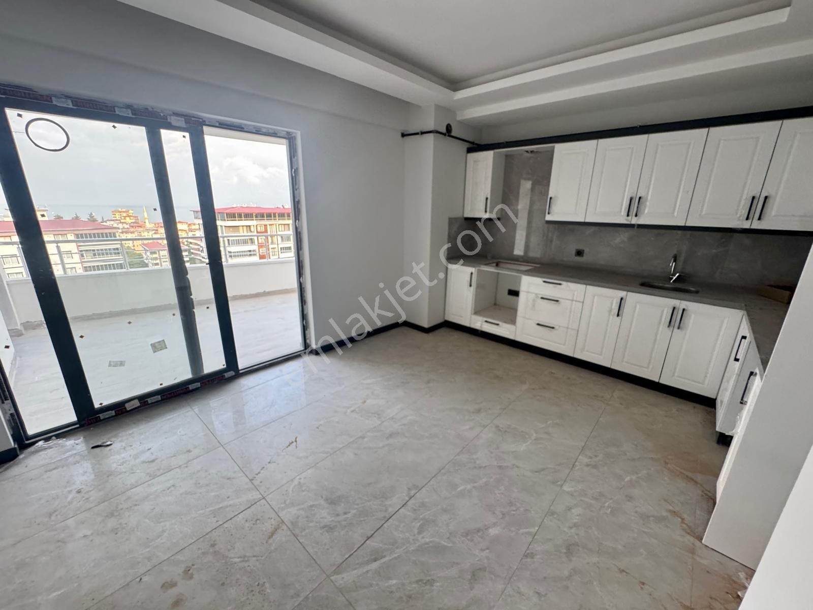 Evim-nur'dan Kara Samsun Mh. Deniz Manzaralı Giyinme Odalı Daire