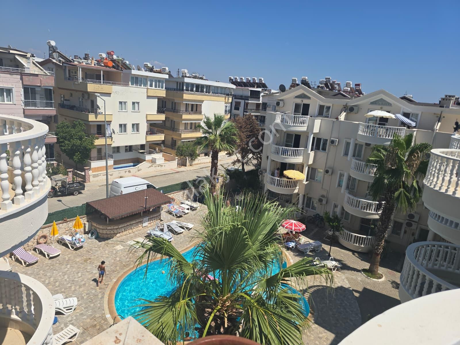 Altınekmek Mevkii Cumhuriyet Caddesine 2. Sokak 3+1 Eşyalı Havuzlu Dubleks Daire