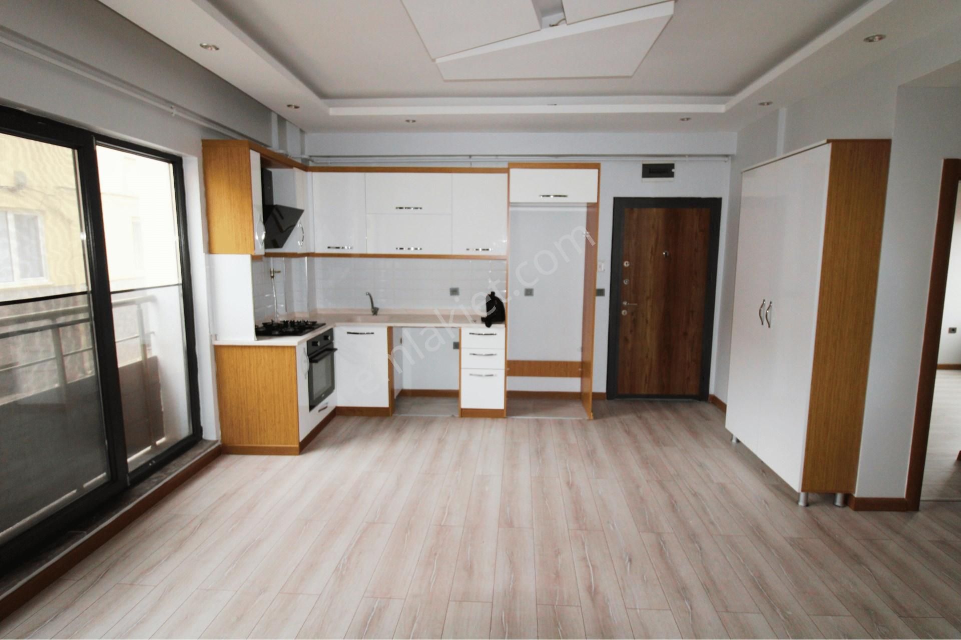 Startkey Yönden Cumhuriyet İlkokulu Yanında Kiralık 2+1